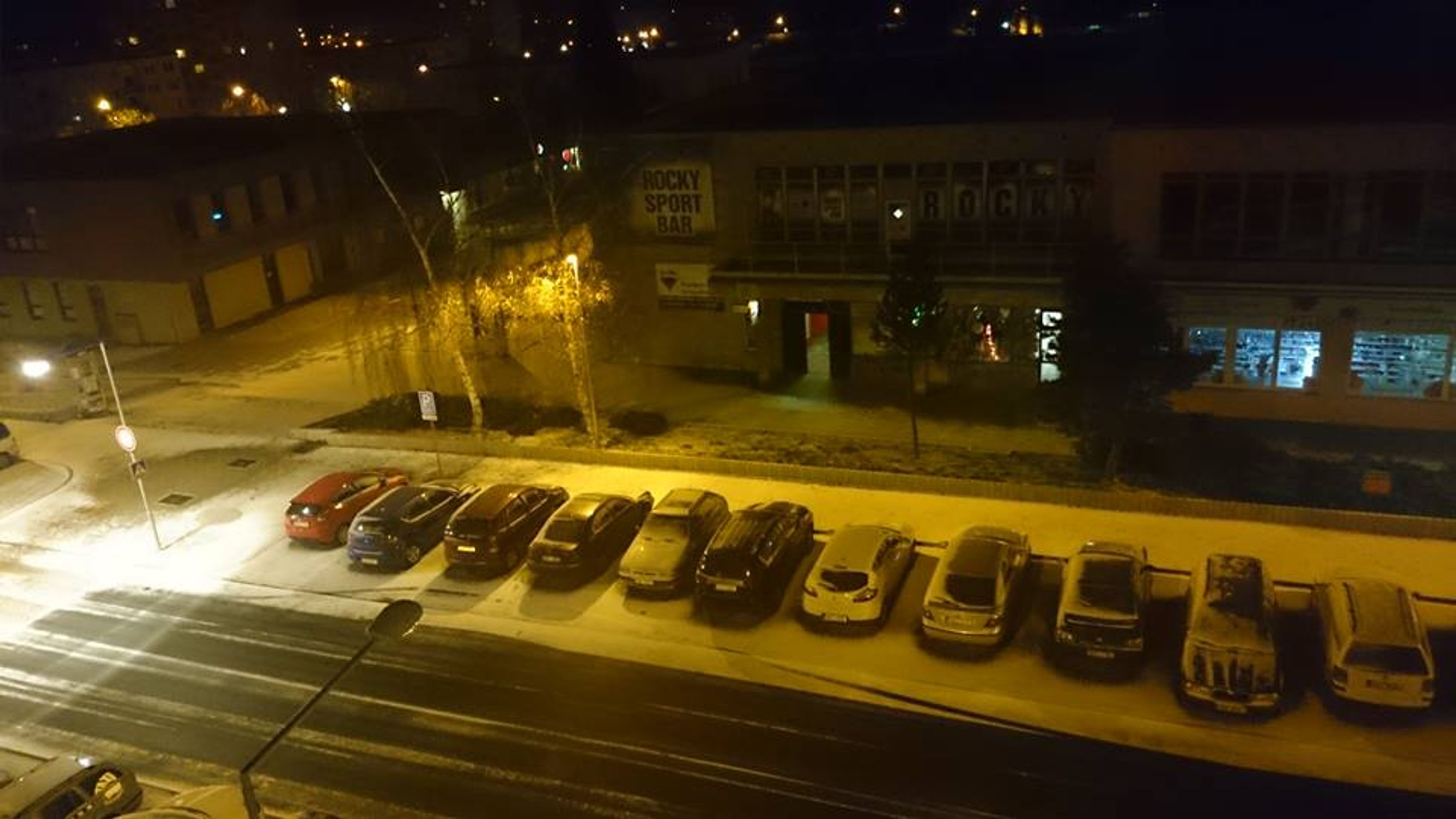 Sníh v Klášterci - GALERIE: Česko nezvládá přívaly sněhu (5/12)