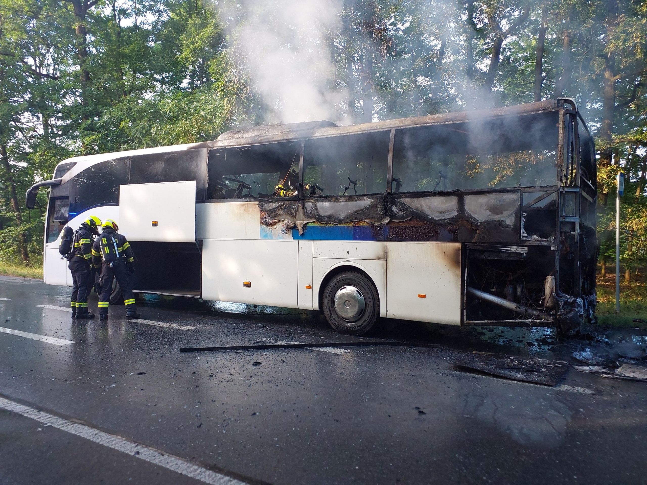 Požár autobusu u Býště - Požár autobusu u Býště (4/6)