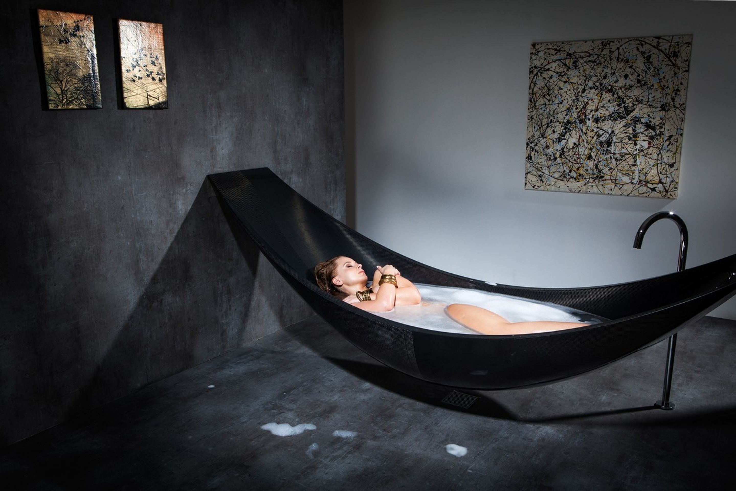 Nejzajímavější vany - Vana ve tvaru houpací sítě - GALERIE: Nejzajímavější vany (4/10)