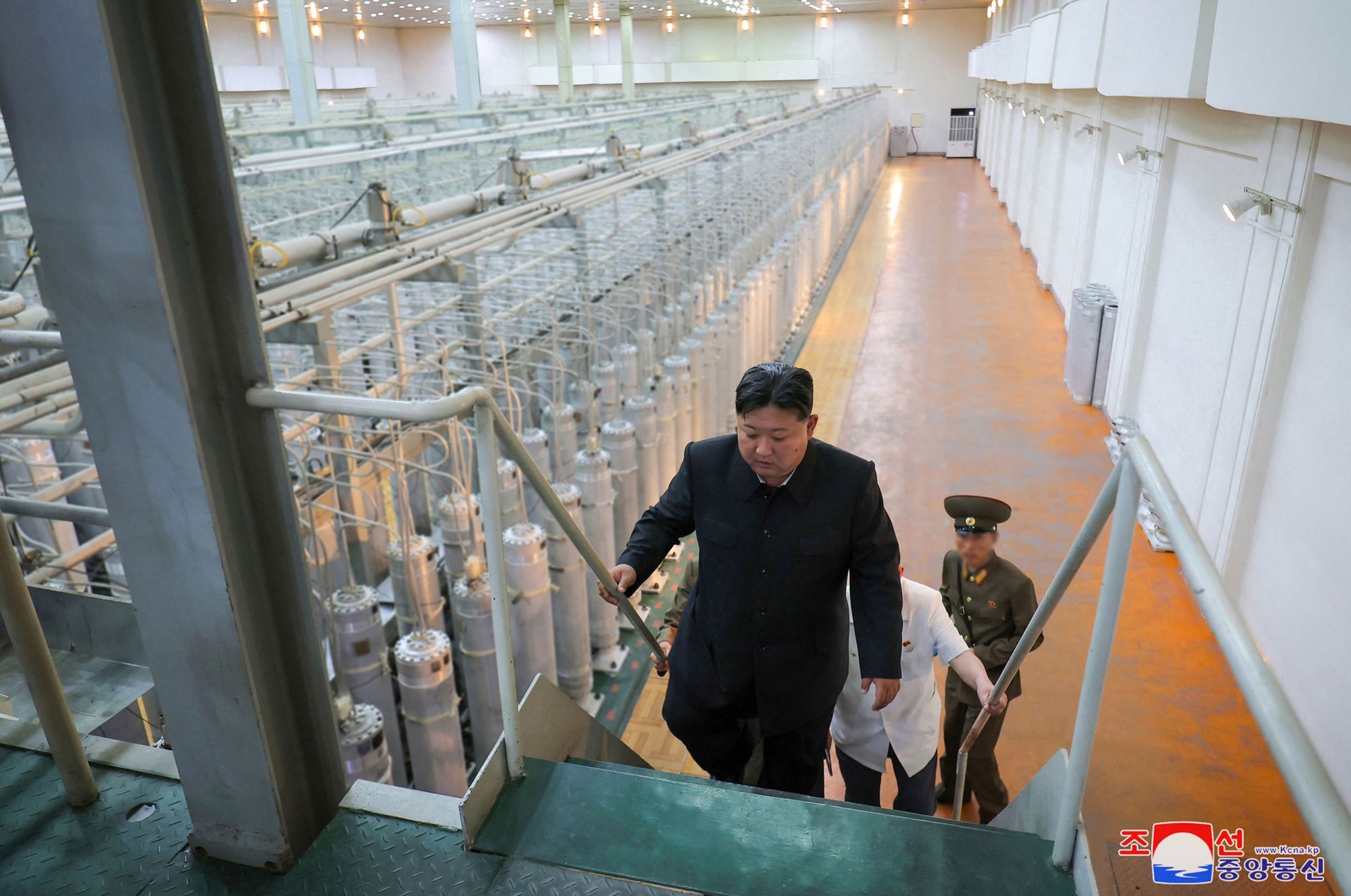 Kim Čong-un na návštěvě továrny na výrobu obohaceného uranu, 13. 9. 2024 (1) - Kim Čong-un na návštěvě továrny na výrobu obohaceného uranu (5/5)