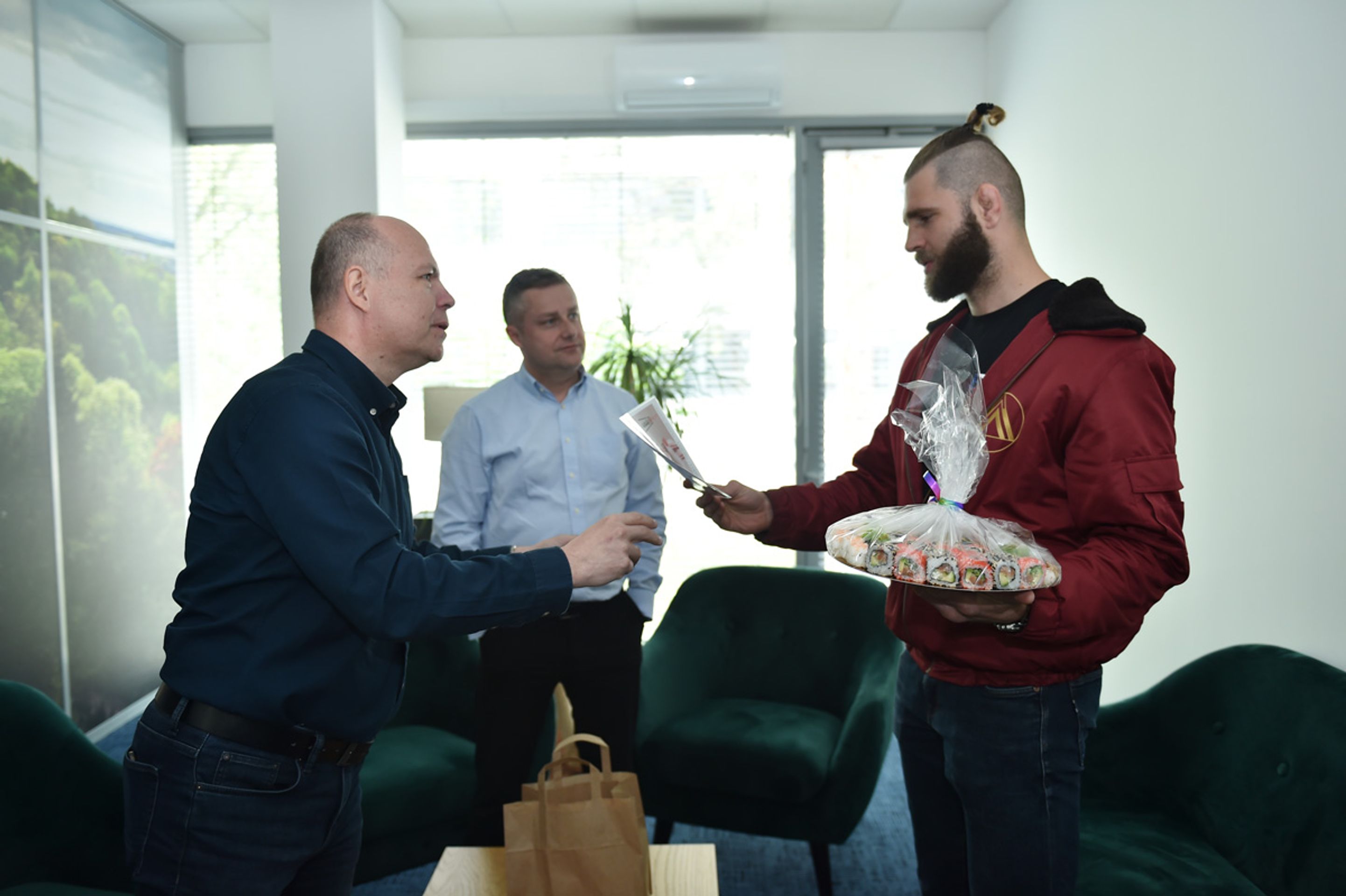 Vedoucí sportu pro TV Dušan Mendel a Jiří Procházka - Jiří Procházka navštívil TV Nova (6/15)