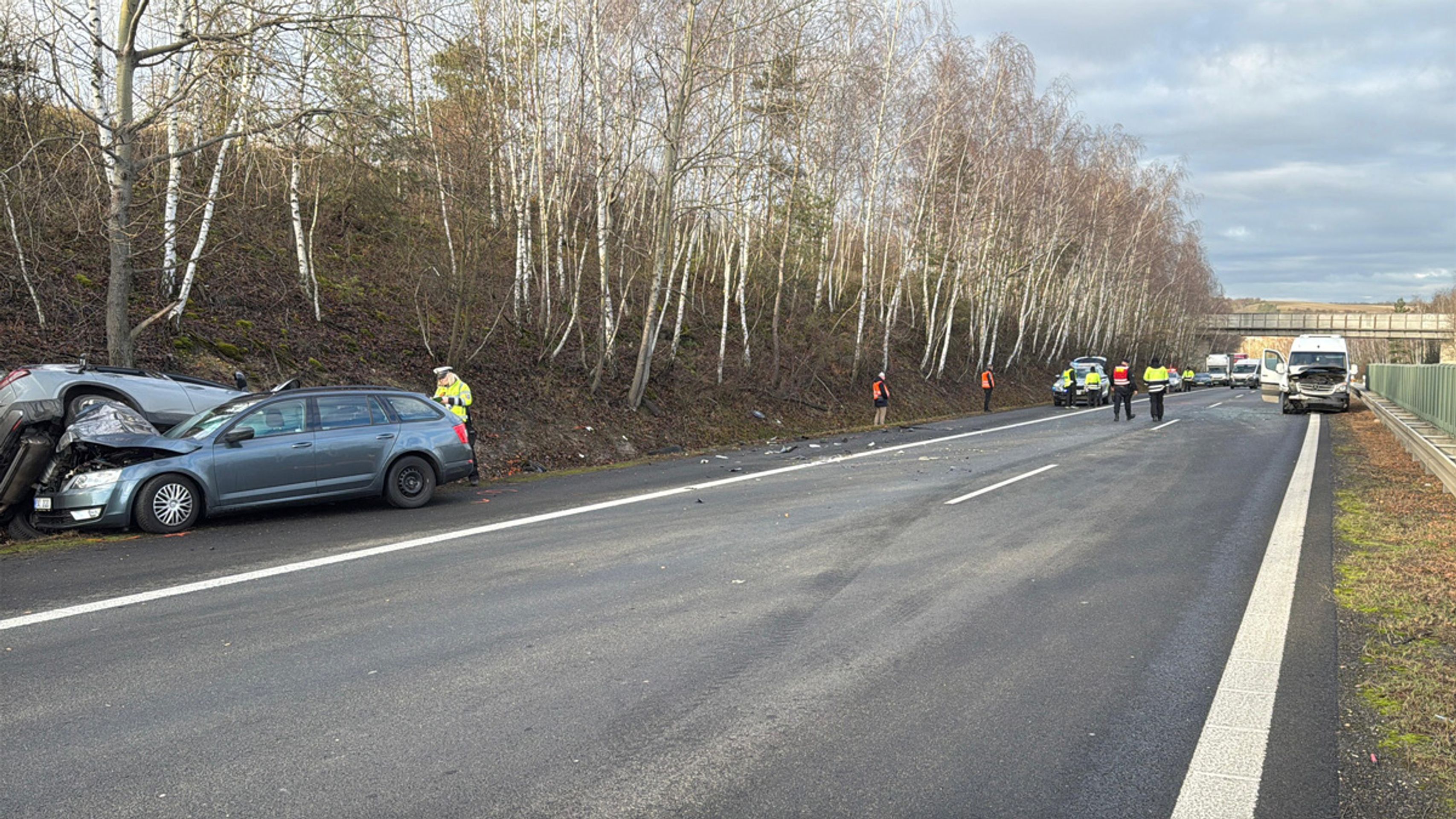 Hromadná nehoda na D7 (6) - Hromadné nehody na dálnicích D6 a D7 (6/11)