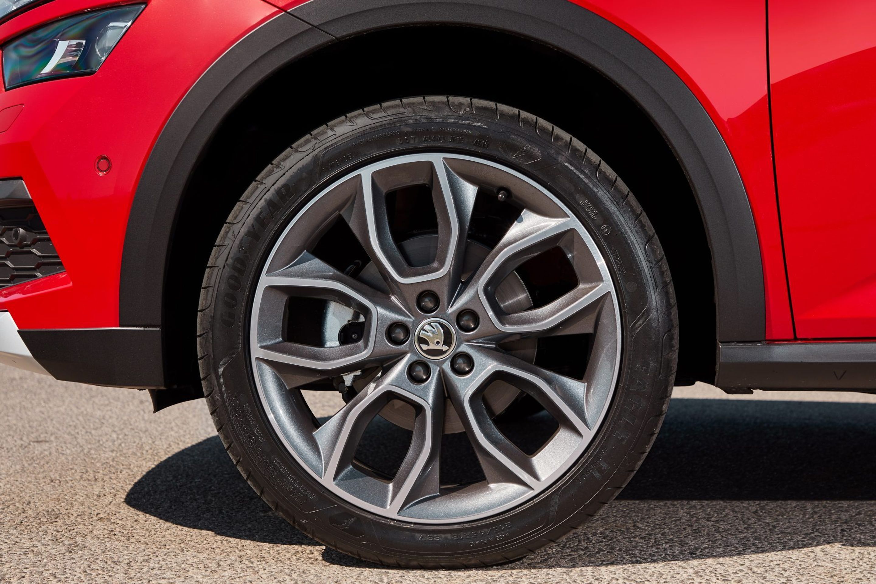 Škoda Kamiq Scoutline - 34 - Fotogalerie: Škodovka ukázala Kamiq v 'chalupářské' verzi Scoutline (8/19)
