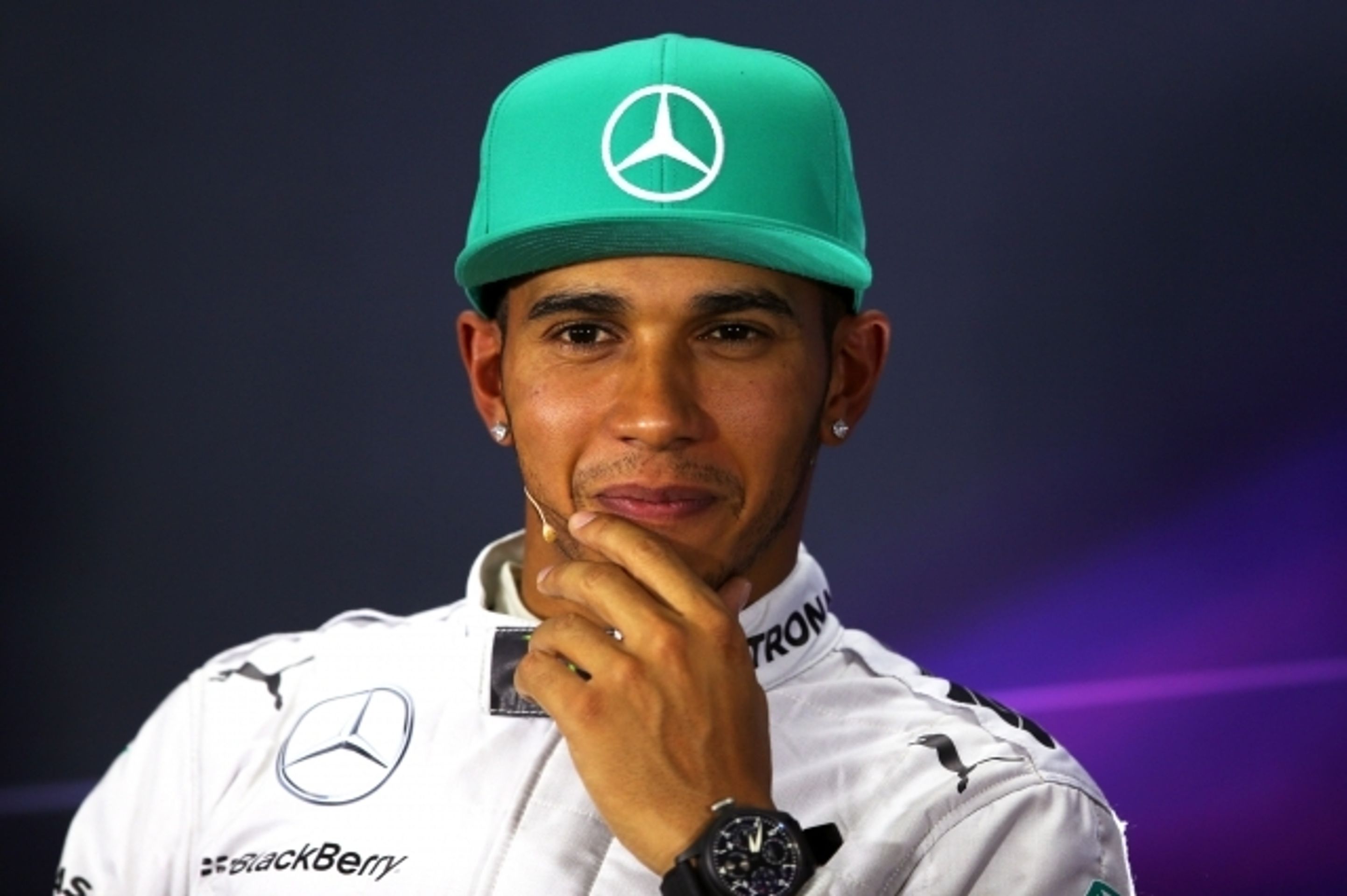Lewis Hamilton vyhrál kvalifikaci na GP Číny - 2 - GALERIE: Lewis Hamilton vyhrál kvalifikaci na Velkou cenu Číny (9/10)