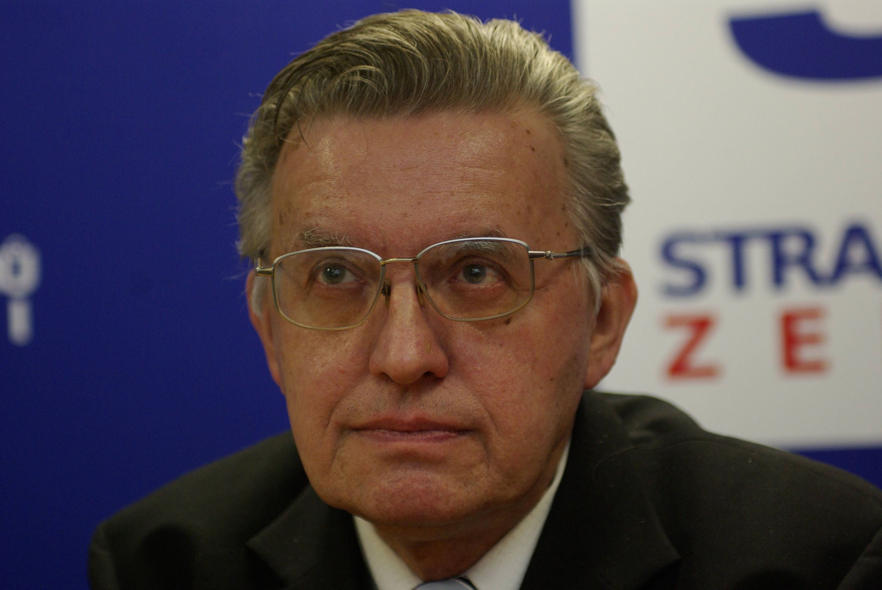 Eduard Zeman - GALERIE: České osobnosti, které v roce 2017 zemřely - duben až červen (11/12)