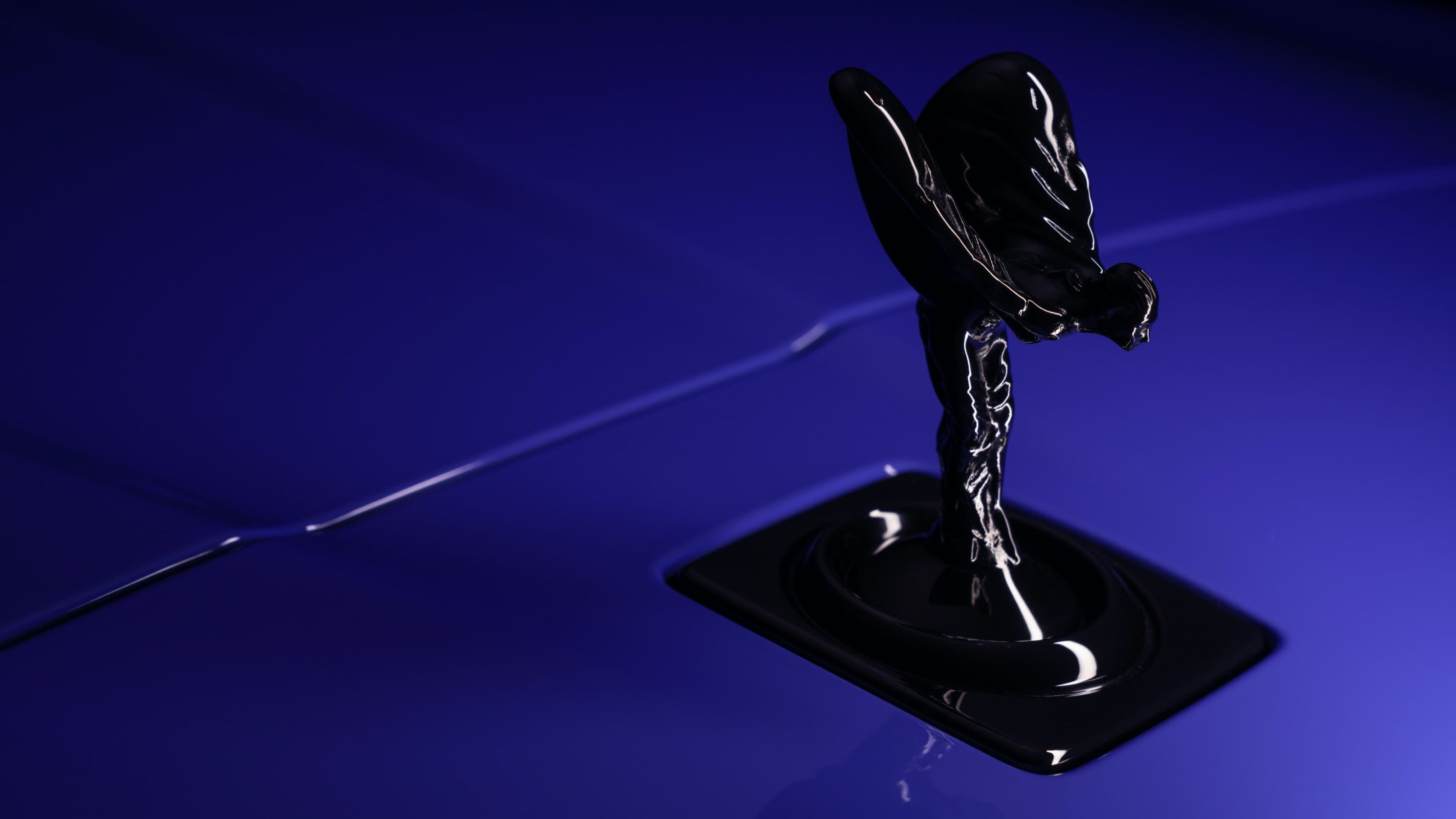 Vozy Rolls-Royce z edice Neon Nights - 14 - Fotogalerie: Jak se vám líbí rollsy v divokých barvách? (10/11)
