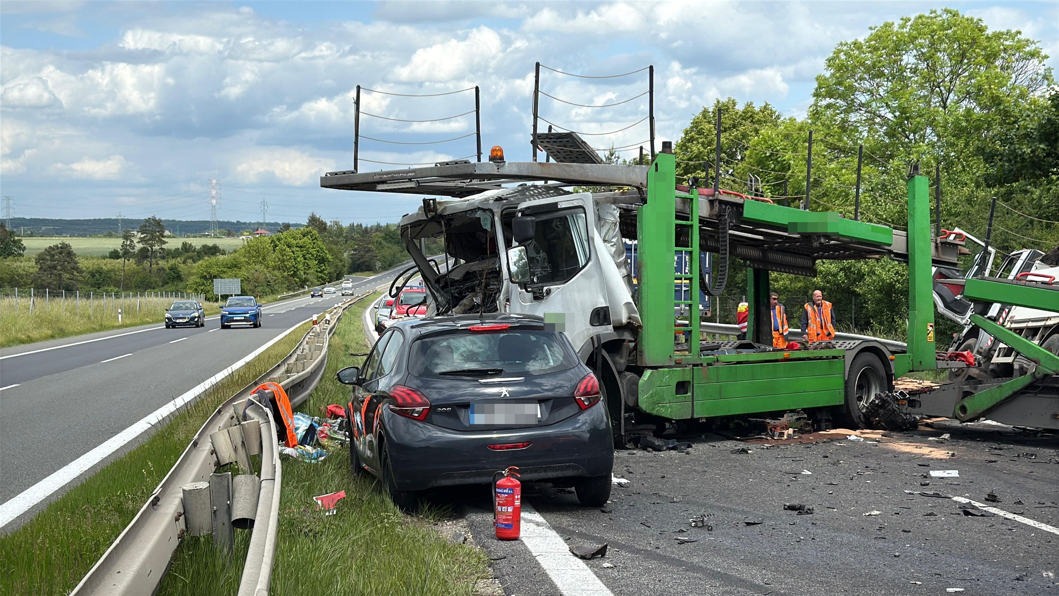 Hromadná dopravní nehoda na D10 (4) - Hromadná dopravní nehoda na D10 (7/14)