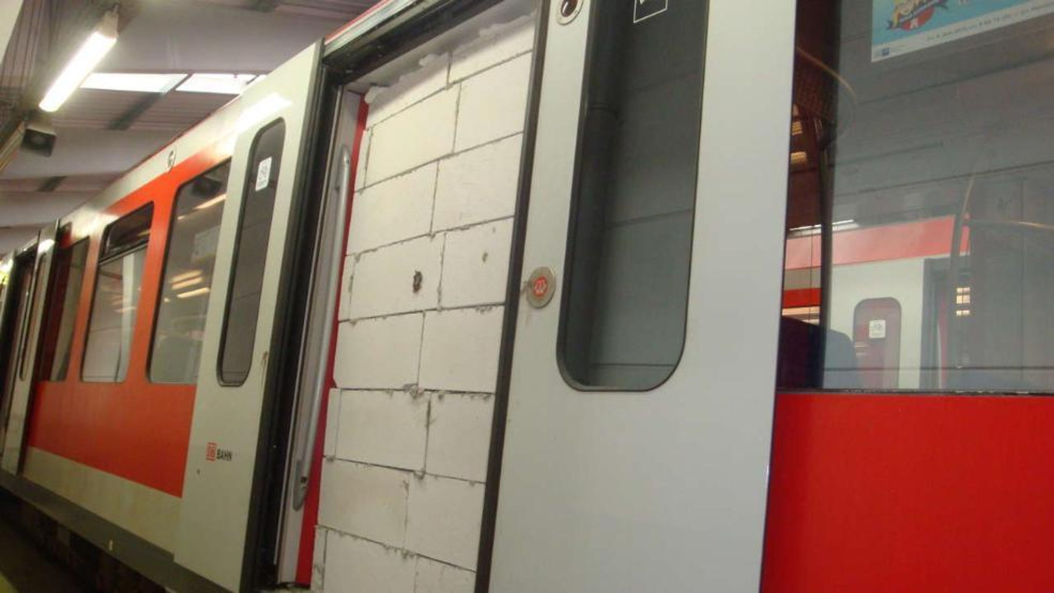Zazděné metro v Hamburku - 2 - GALERIE: Zazděné metro v Hamburku (3/3)