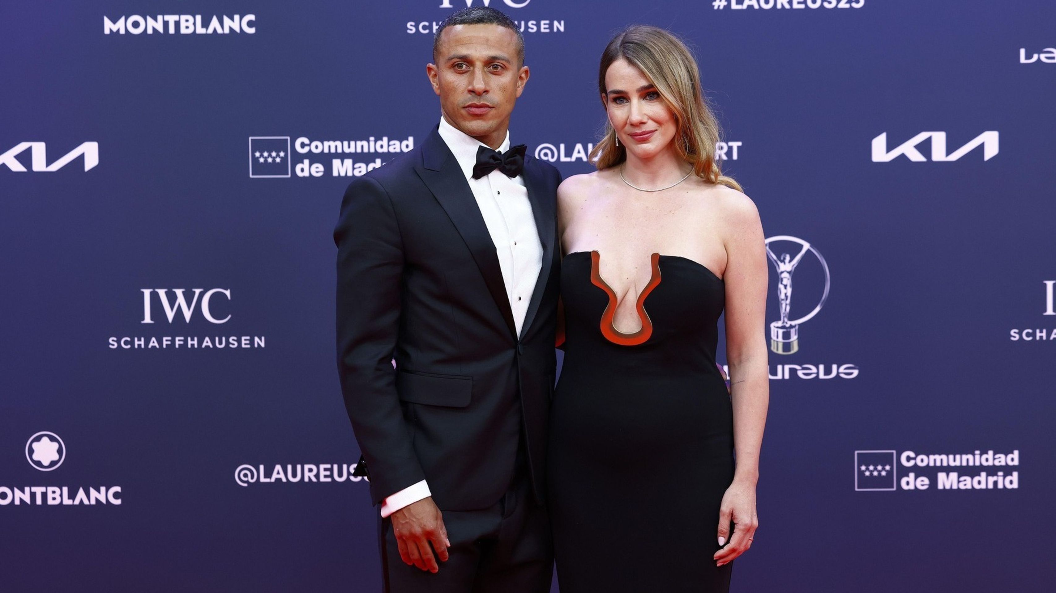 Thiago Alcantara s partnerkou (cropped) - Sportovní celebrity na Laureus Awards (12/12)