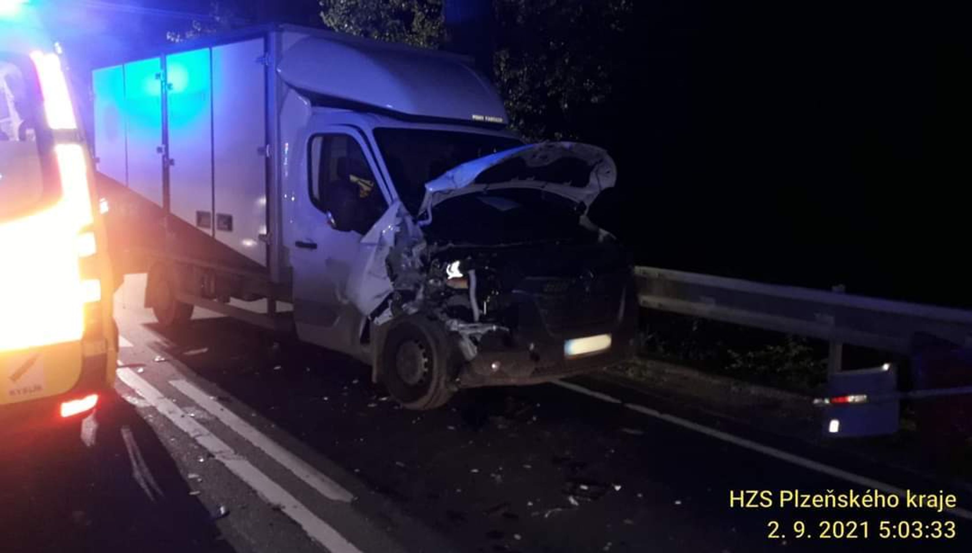Srážka traktoru s dodávkou na Plzeňsku - 1 - GALERIE: Srážka dodávky a traktoru na Plzeňsku (4/4)