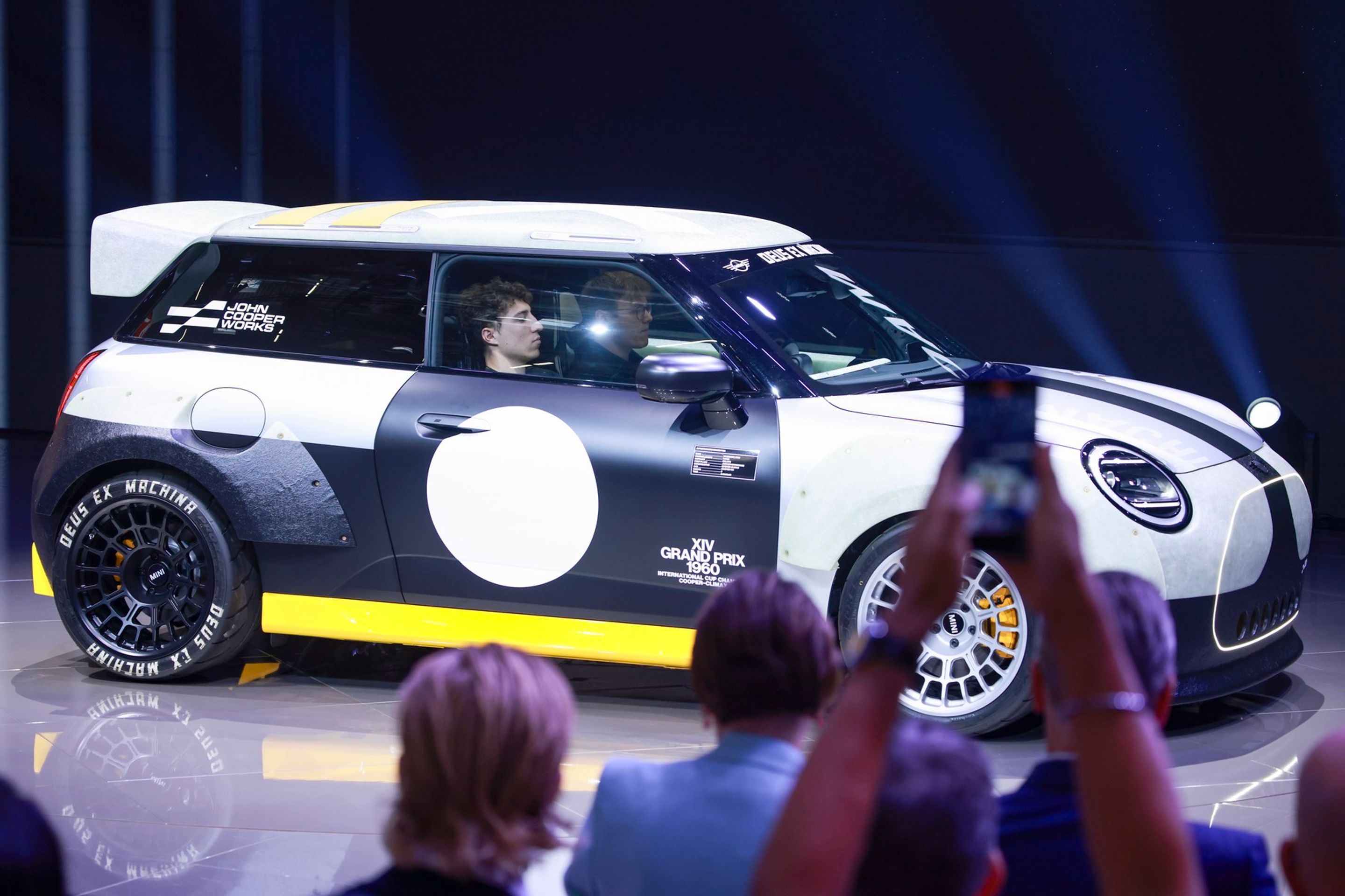 Prezentace domácího BMW na IAA Mobility v Mnichově - Autosalon v Mnichově ukazuje budoucnost automobilového průmyslu (37/37)