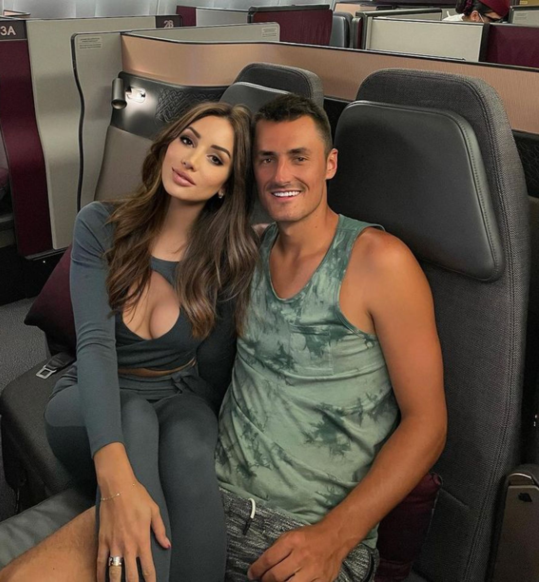 Tenista Bernard Tomic a jeho přítelkyně Vanessa - GALERIE: Sexy partnerka tenisty Tomice se zlobí. "Nemůžu před ním na velkou" (4/5)