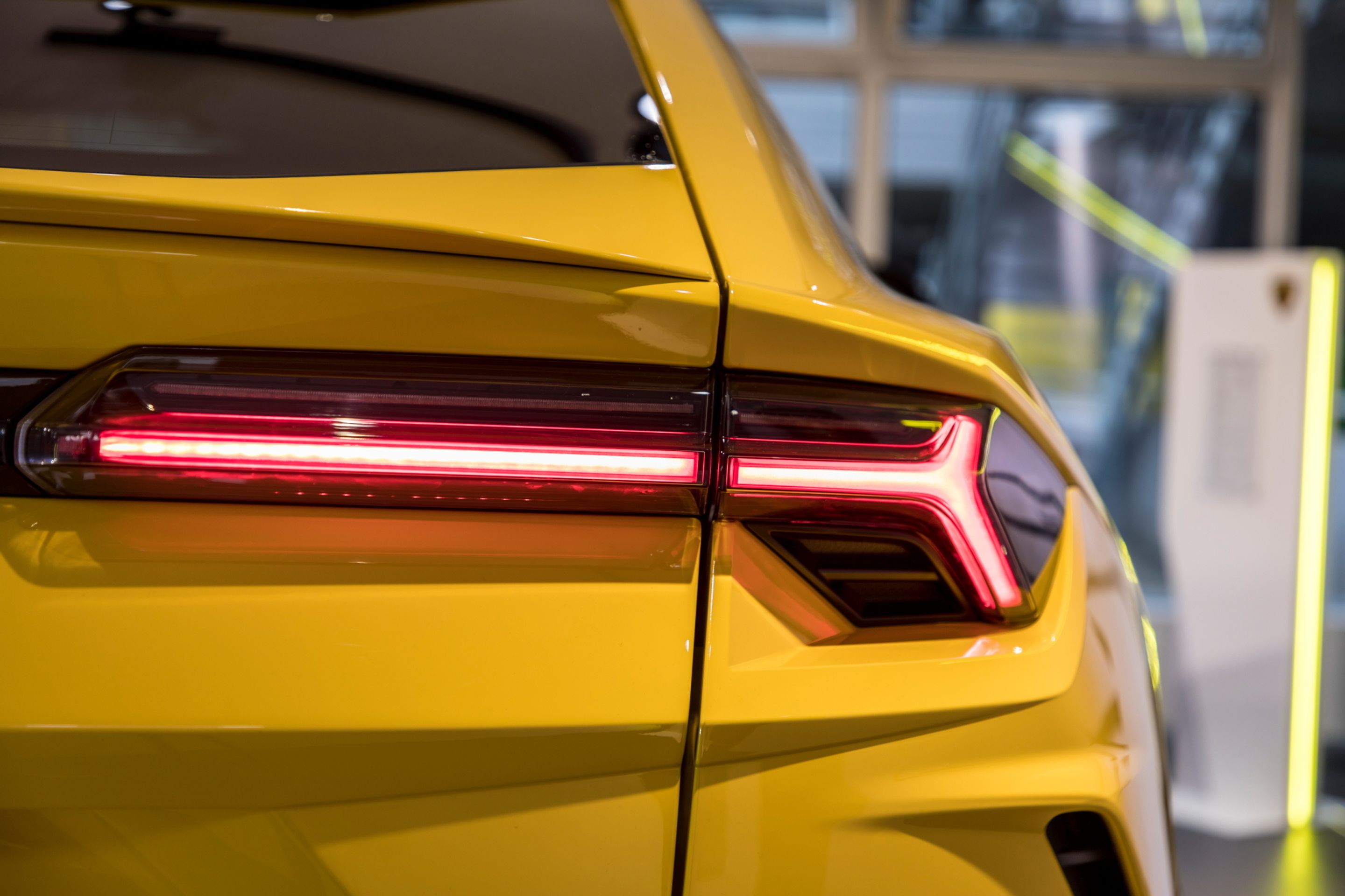 Lamborghini Urus - 8 - Fotogalerie: Nejdrsnější SUV Lamborghini Urus (7/30)