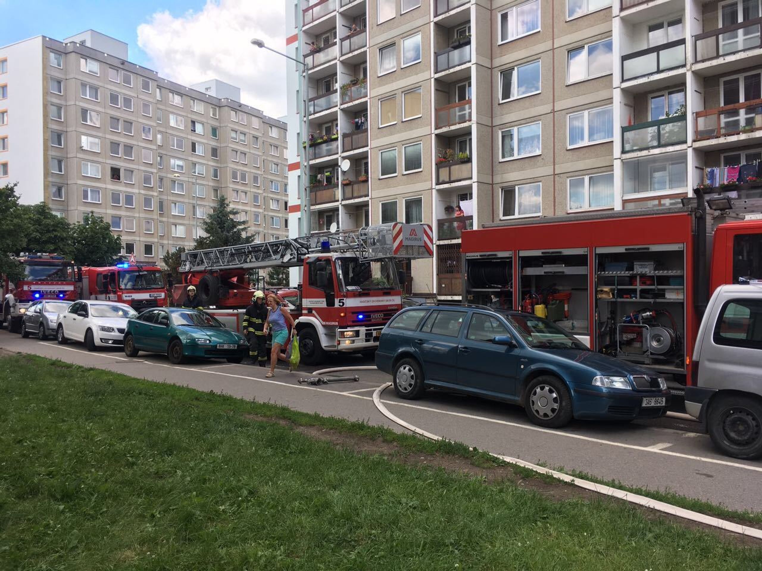 Požár v bytě na Černém mostě - 3 - GALERIE: Požár bytu na Černém mostě (3/9)