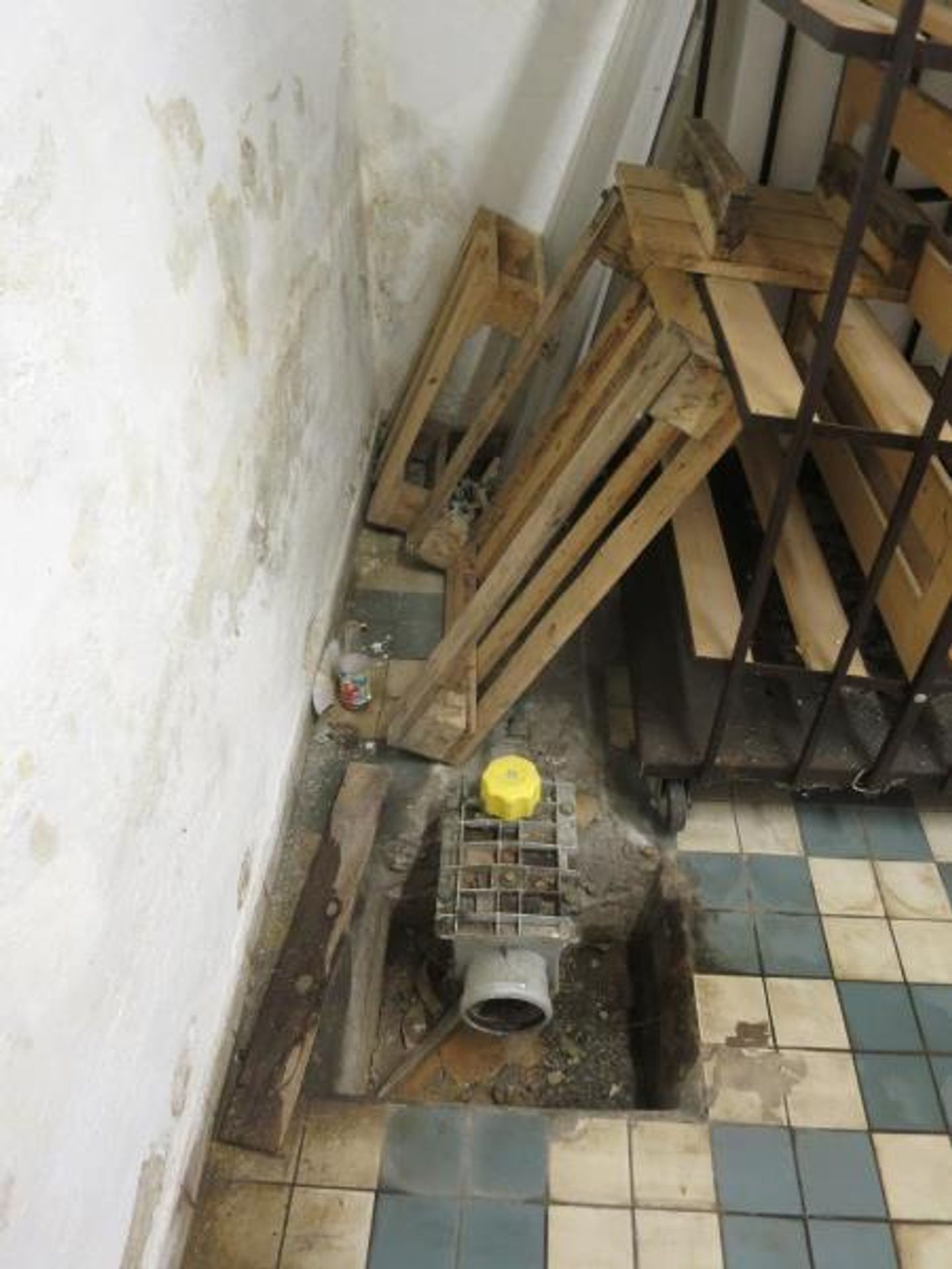 Uzavřené provozovny: COOP - Mnichovo Hradiště - 1 - GALERIE: Uzavřené obchody (15/31)