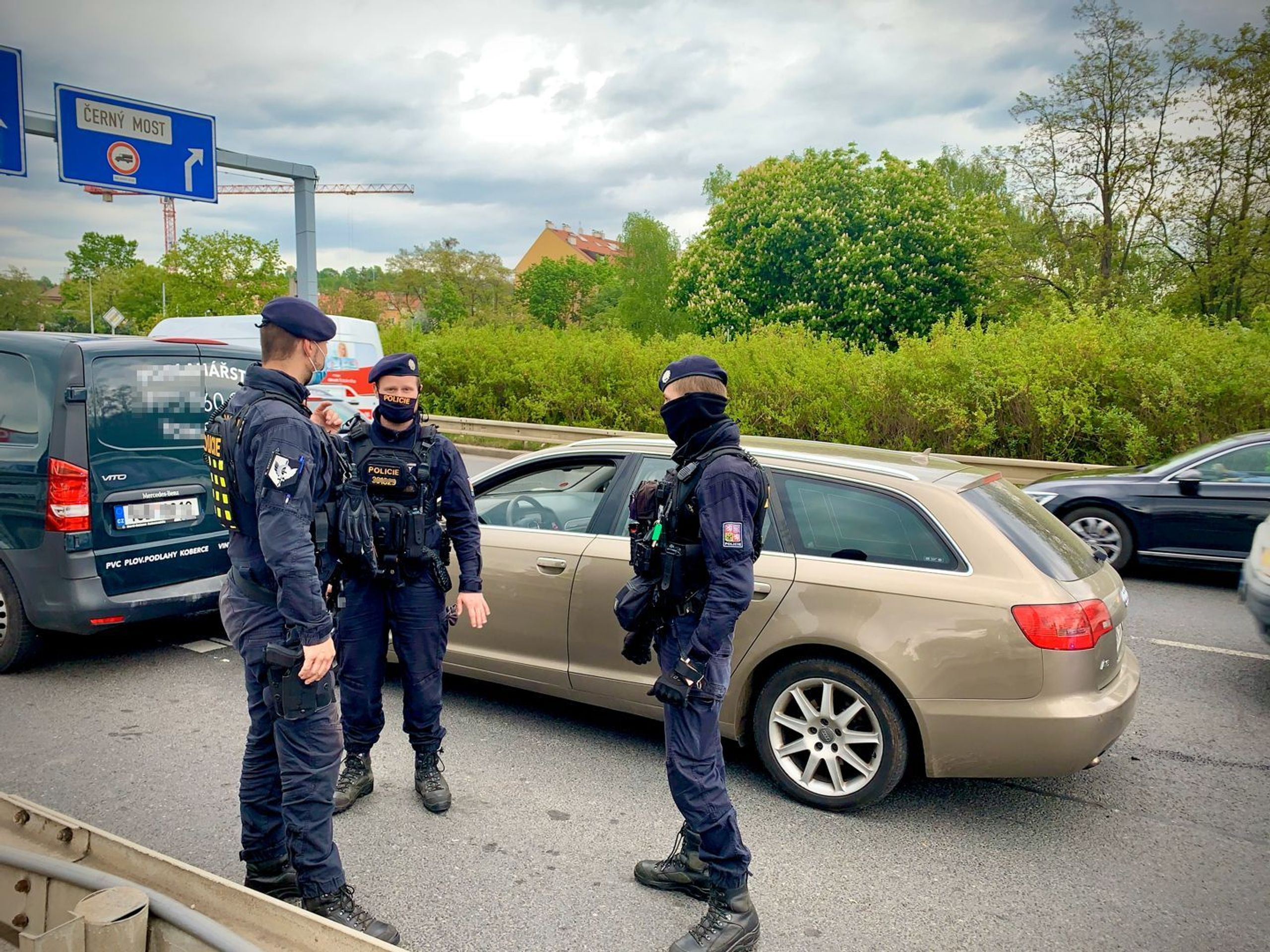 Policejní honička Prahou - 3 - GALERIE: Policejní honička Prahou (3/6)