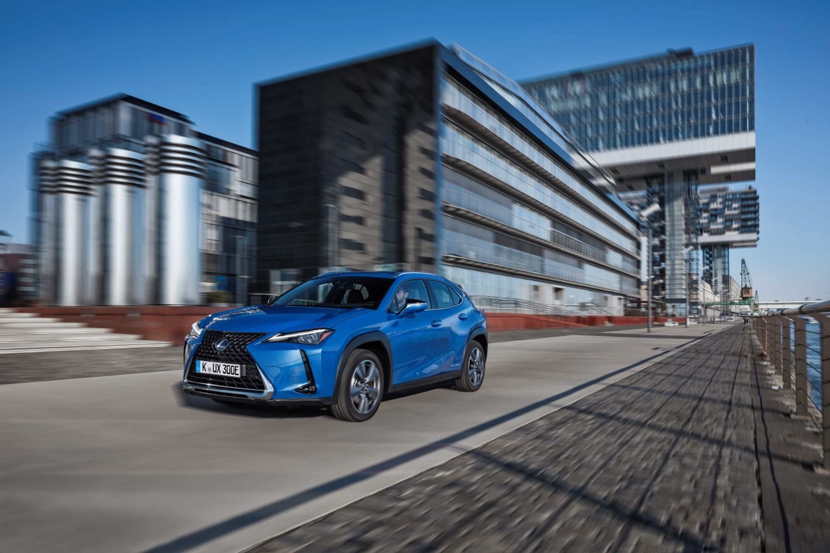 Elektrický crossover Lexus UX 300e - 39 - Fotogalerie: Crossover Lexus UX - elektromobil vs. hybrid (18/21)