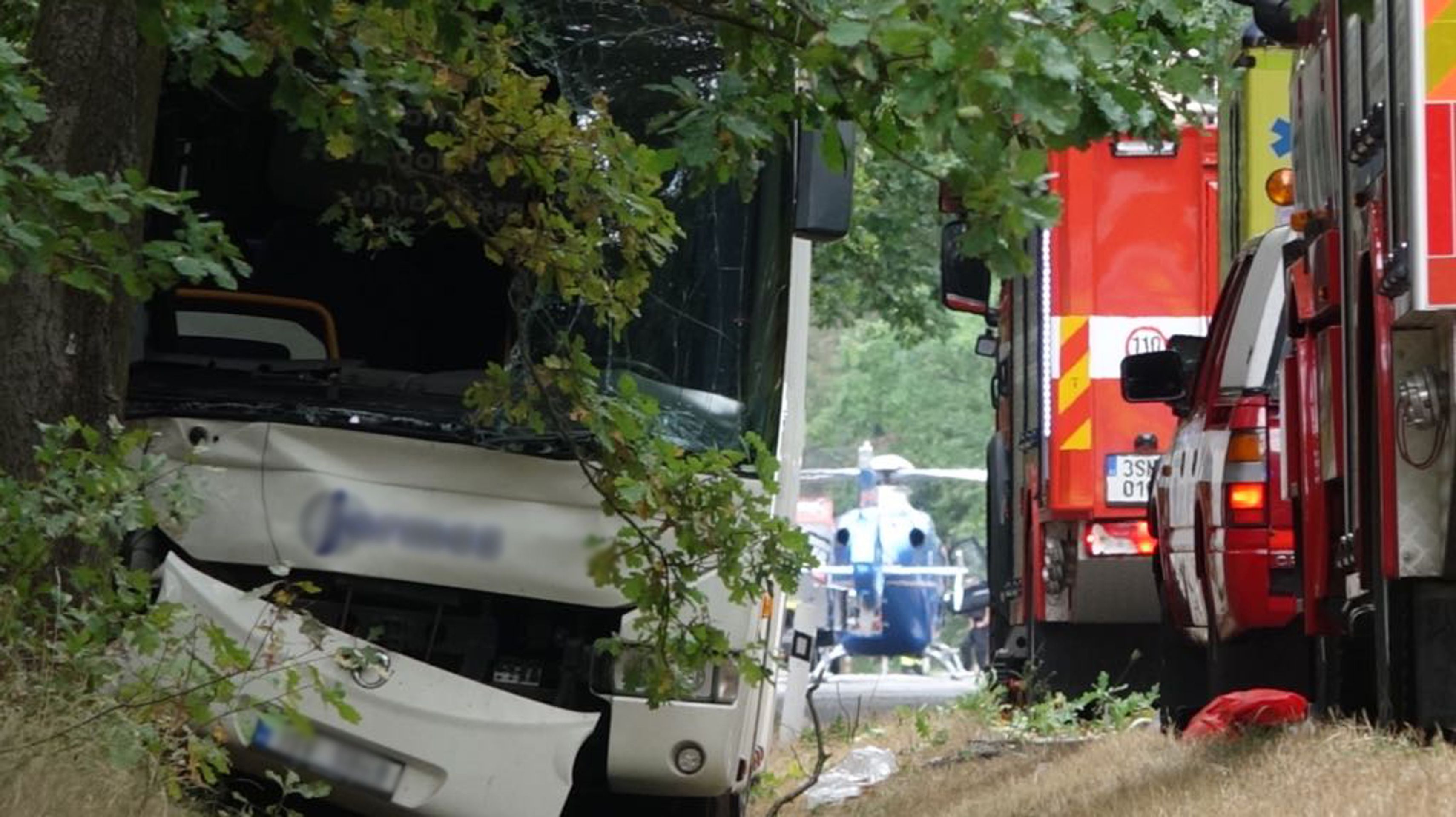 Nehoda autobusu u Skorkova na Mladoboleslavsku - 4 - GALERIE: Nehoda autobusu u Skorkova na Mladoboleslavsku (4/7)