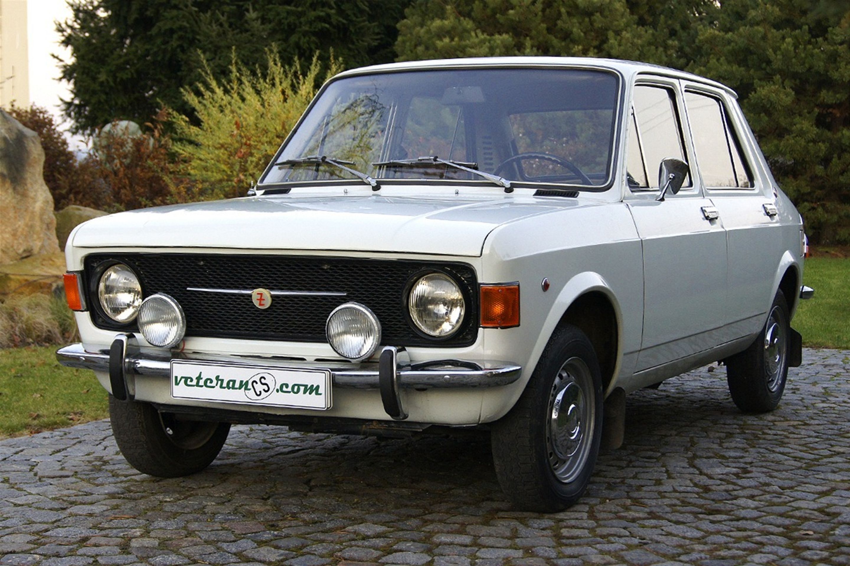 Auta z Mototechny - 6 - GALERIE: Retro auta (6/12)