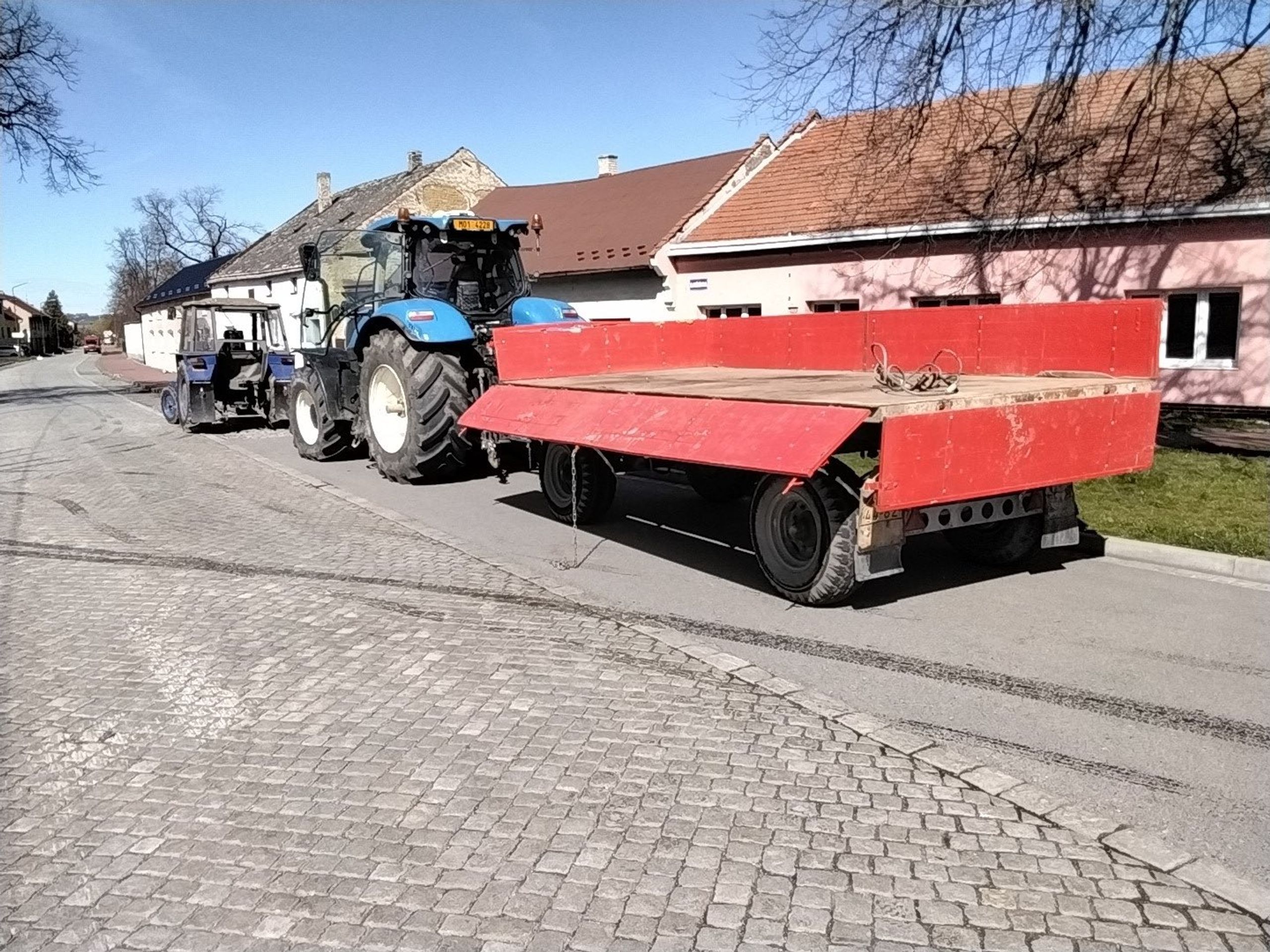 Nehoda traktoru na Přerovsku - Nehoda traktoru na Přerovsku (1/4)