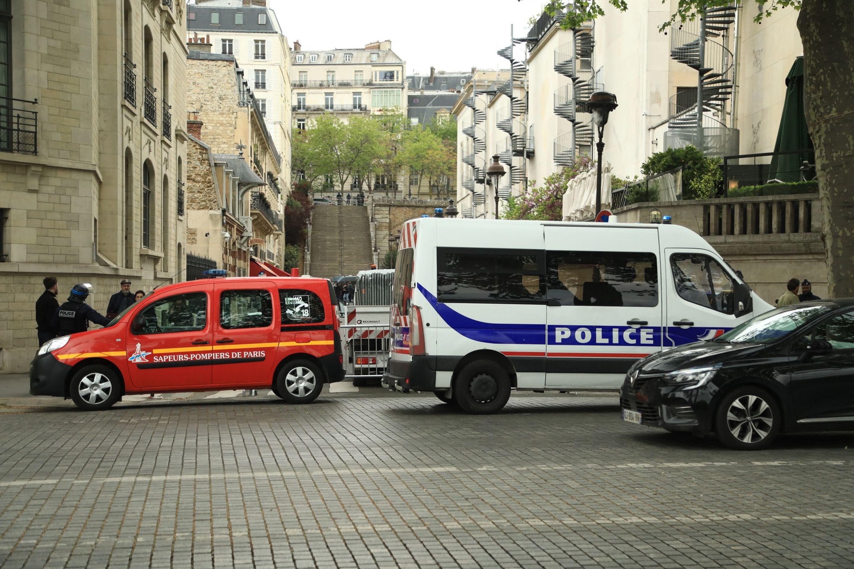 Zásah policie u íránského velvyslanectví v Paříži (4) - Zásah policie u íránského velvyslanectví v Paříži (3/5)