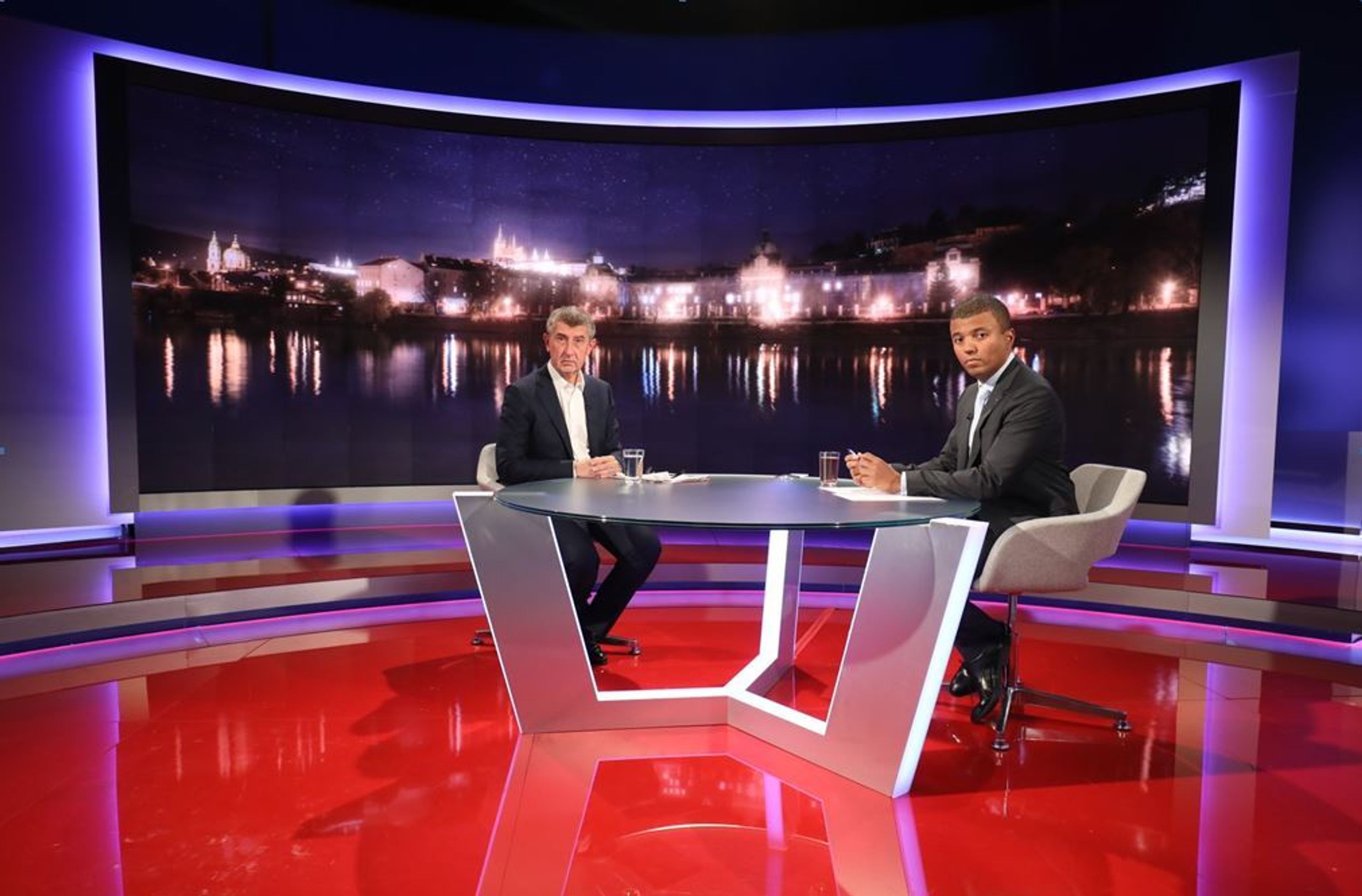 Andrej Babiš - debata - 3 - GALERIE: Andrej Babiš v rozhovoru pro TV Nova (3/7)