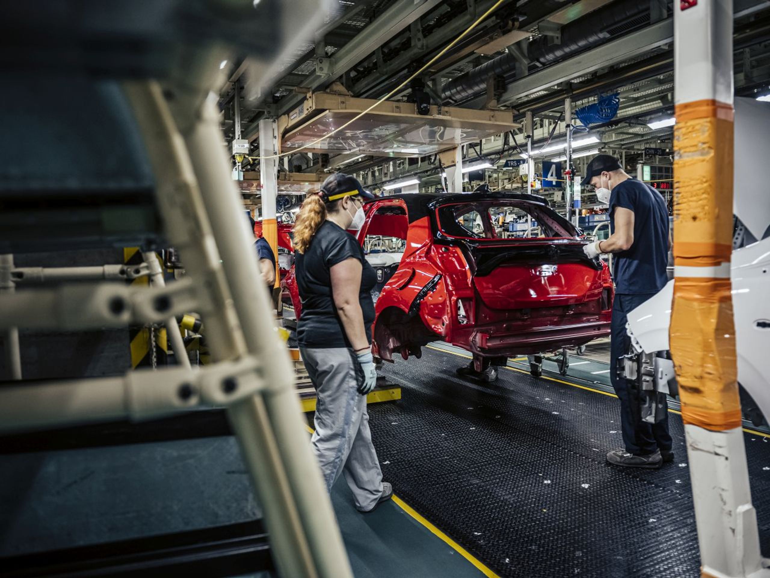 Výroba Toyoty Yaris ve středočeském Kolíně - Podívejte se na výrobní linky Toyoty v Kolíně (12/18)