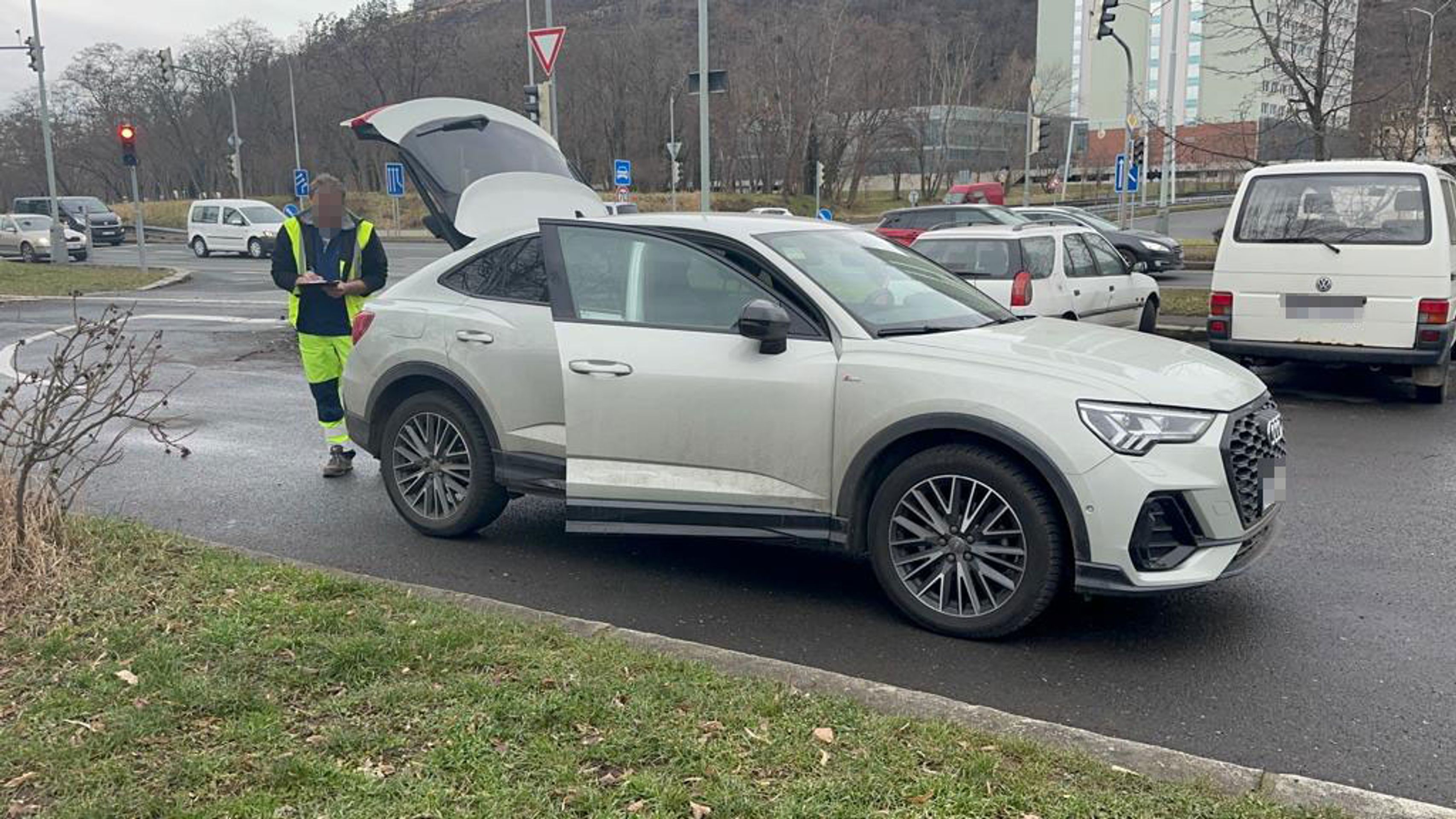 Policie zabavuje auta - Policie zabavuje auta (5/11)