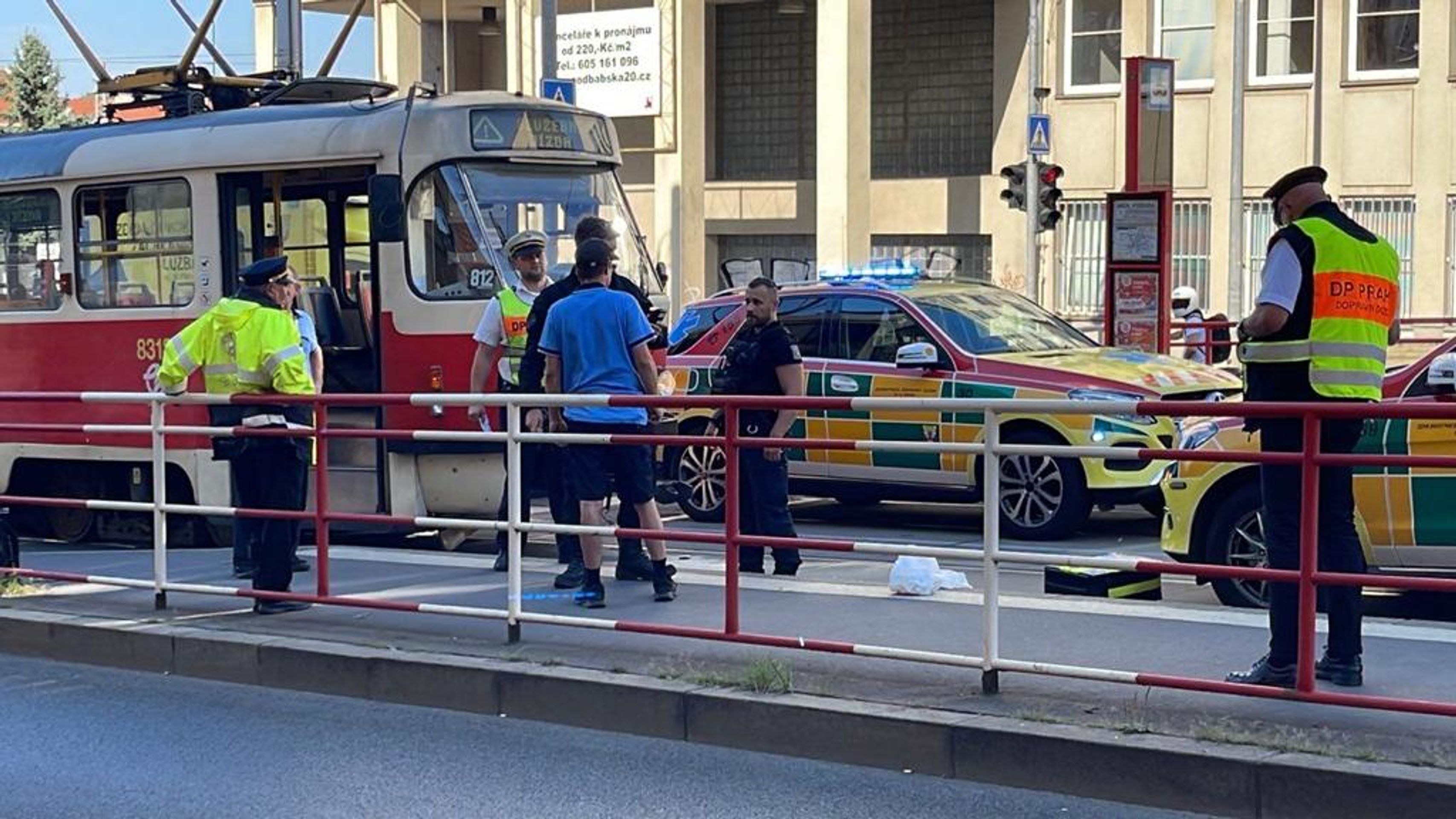 Nehoda na tramvajové stanici - Nehody v Praze (7/11)