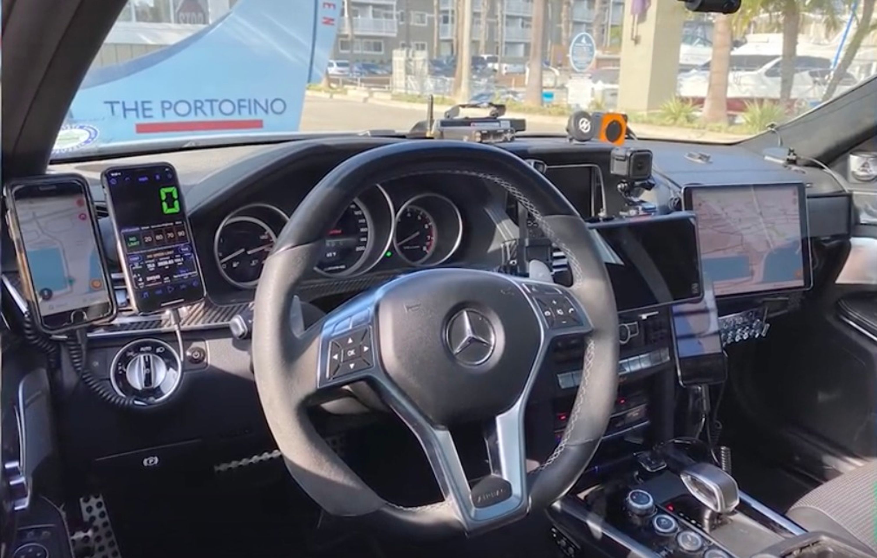 Merecedes AMG E63 se speciální výbavou pro rekordní jízdu - 19 - Fotogalerie: Speciálně upravený vůz pro rekordní Cannonball Run (3/12)
