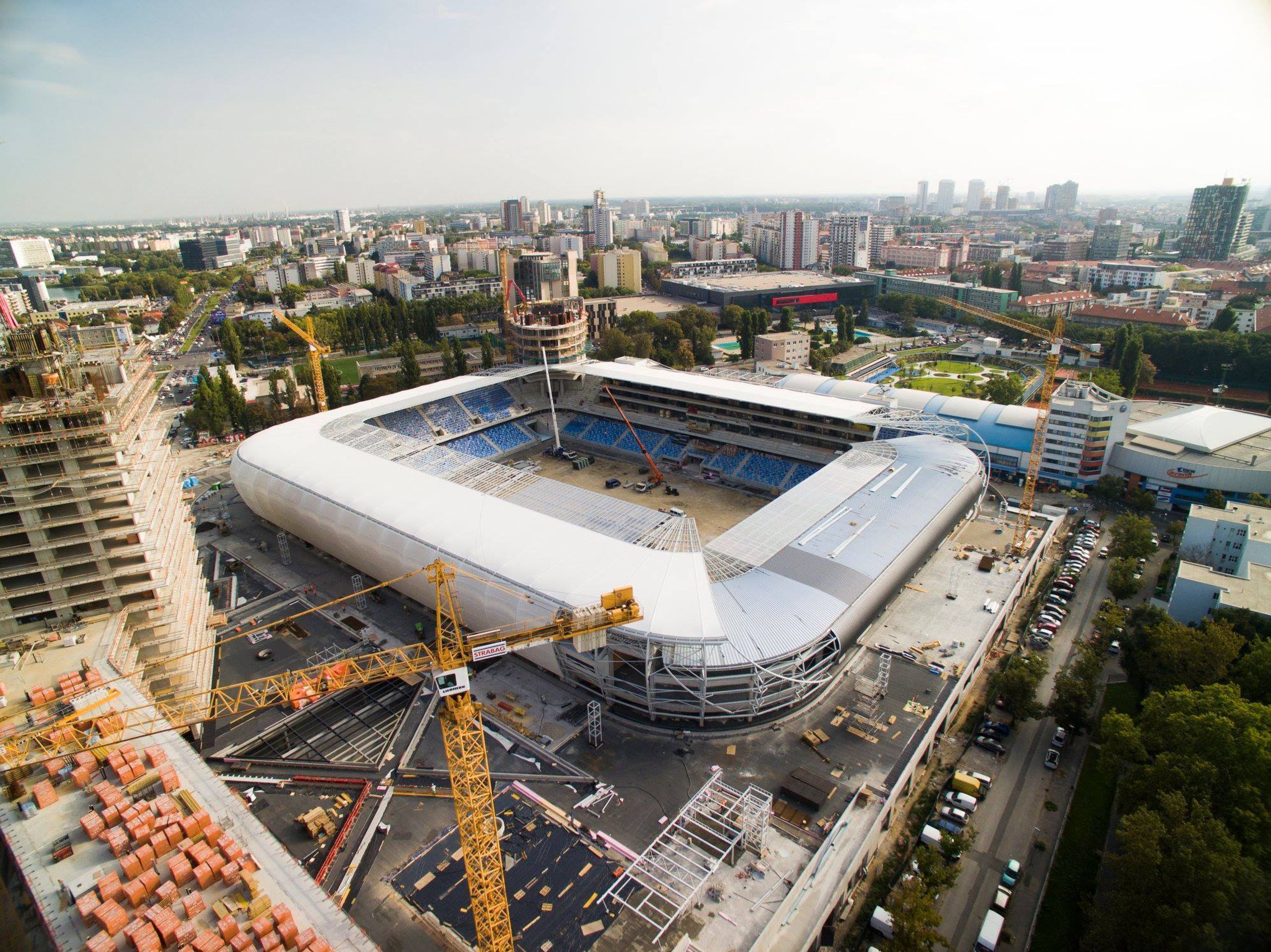 Stadion Tehelné pole - GALERIE: Na Slovensku finišují s výstavbou nového stadionu (3/4)