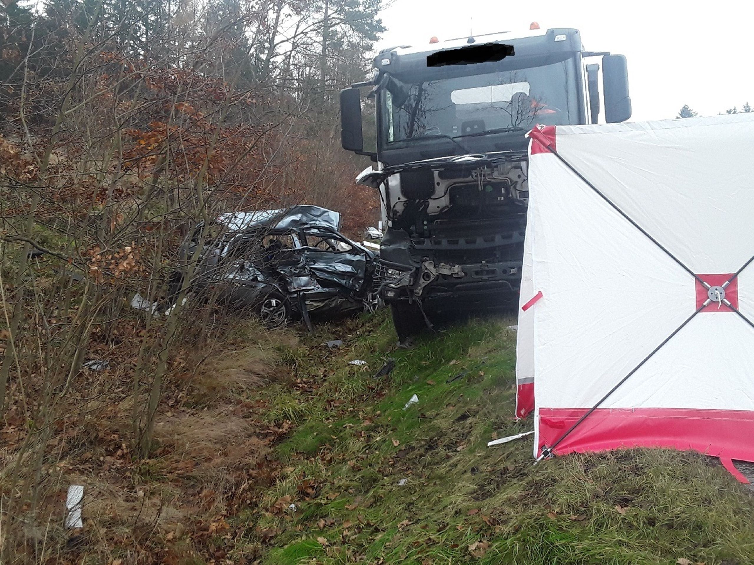 Tragická srážka auta s náklaďákem (2) - Tragická nehoda v Ústeckém kraji (2/3)