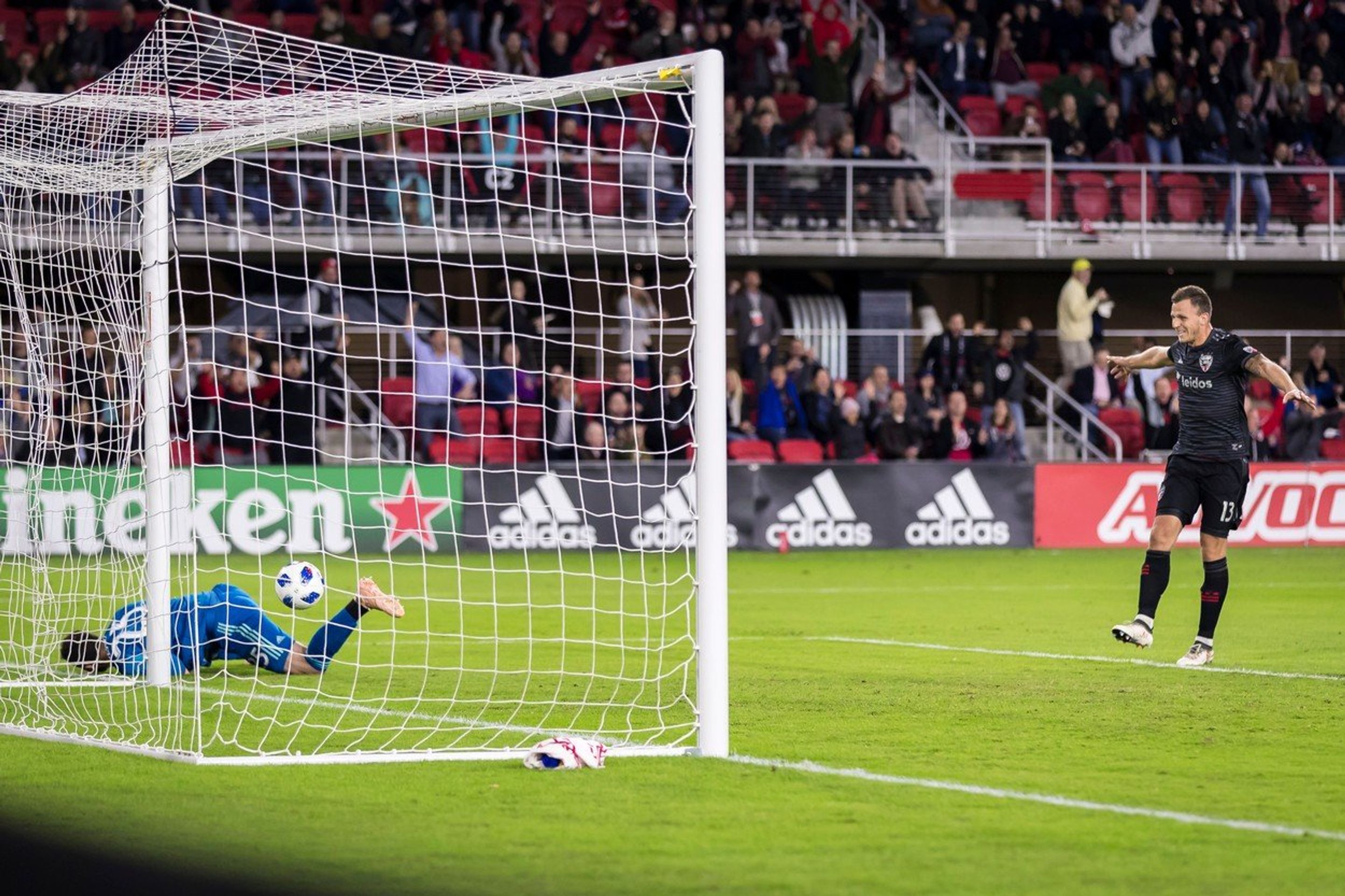 Wayne Rooney - GALERIE: Wayne Rooney dal v MLS nádherný gól z přímého kopu (3/4)