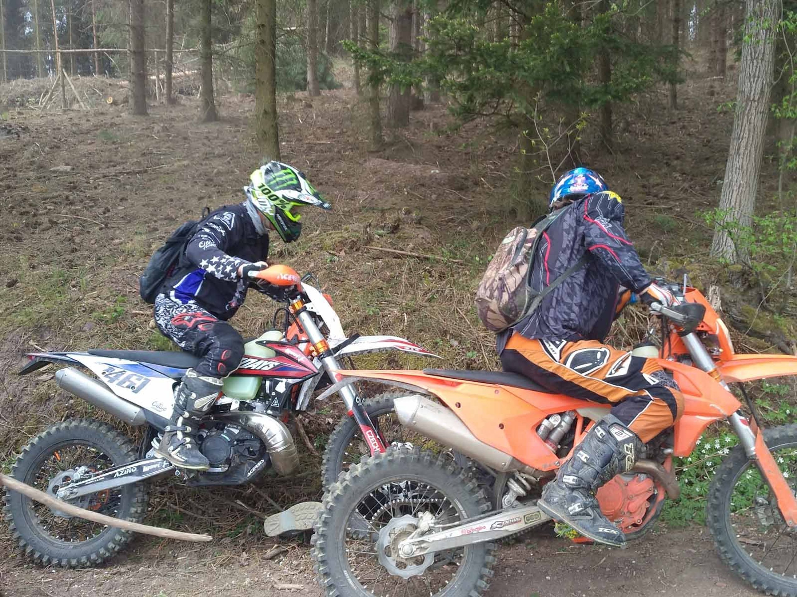 Skupina motorkářů napadla v lese poblíž Sentic lesní dělníky - 2 - GALERIE: Skupina motorkářů napadla v lese poblíž Sentic lesní dělníky (2/5)