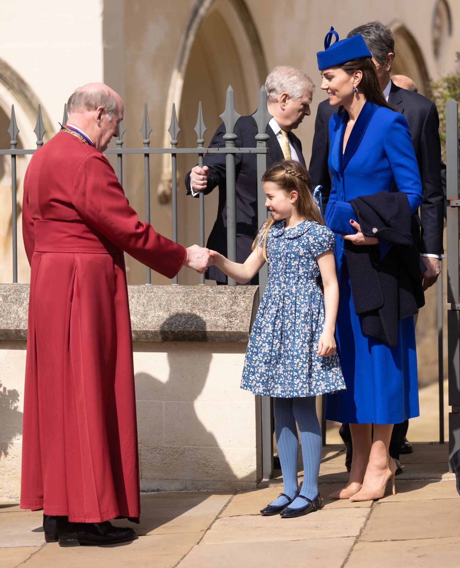 Královská rodina oslavila Velikonoce na hradě Windsor - Princezna Kate s dětmi (20/33)