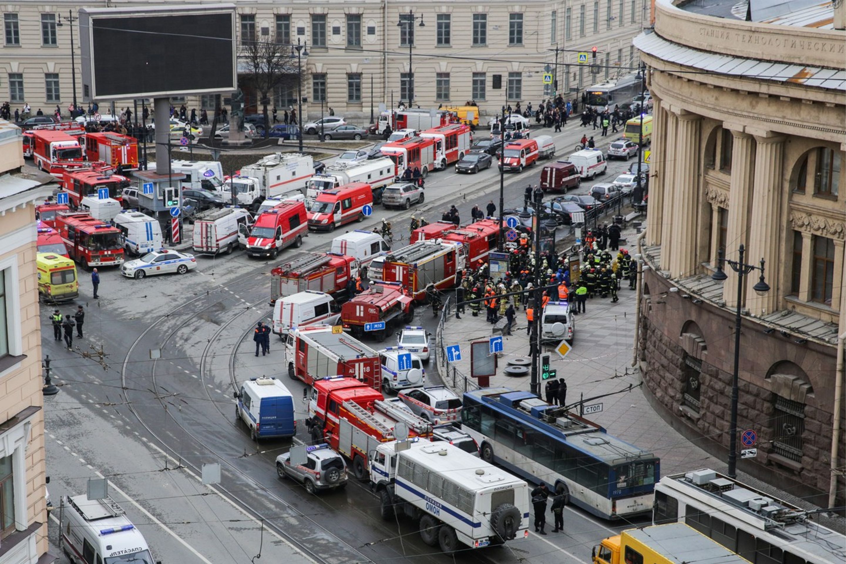 Exploze v ruském metru - 13 - GALERIE: Exploze v ruském metru (14/14)