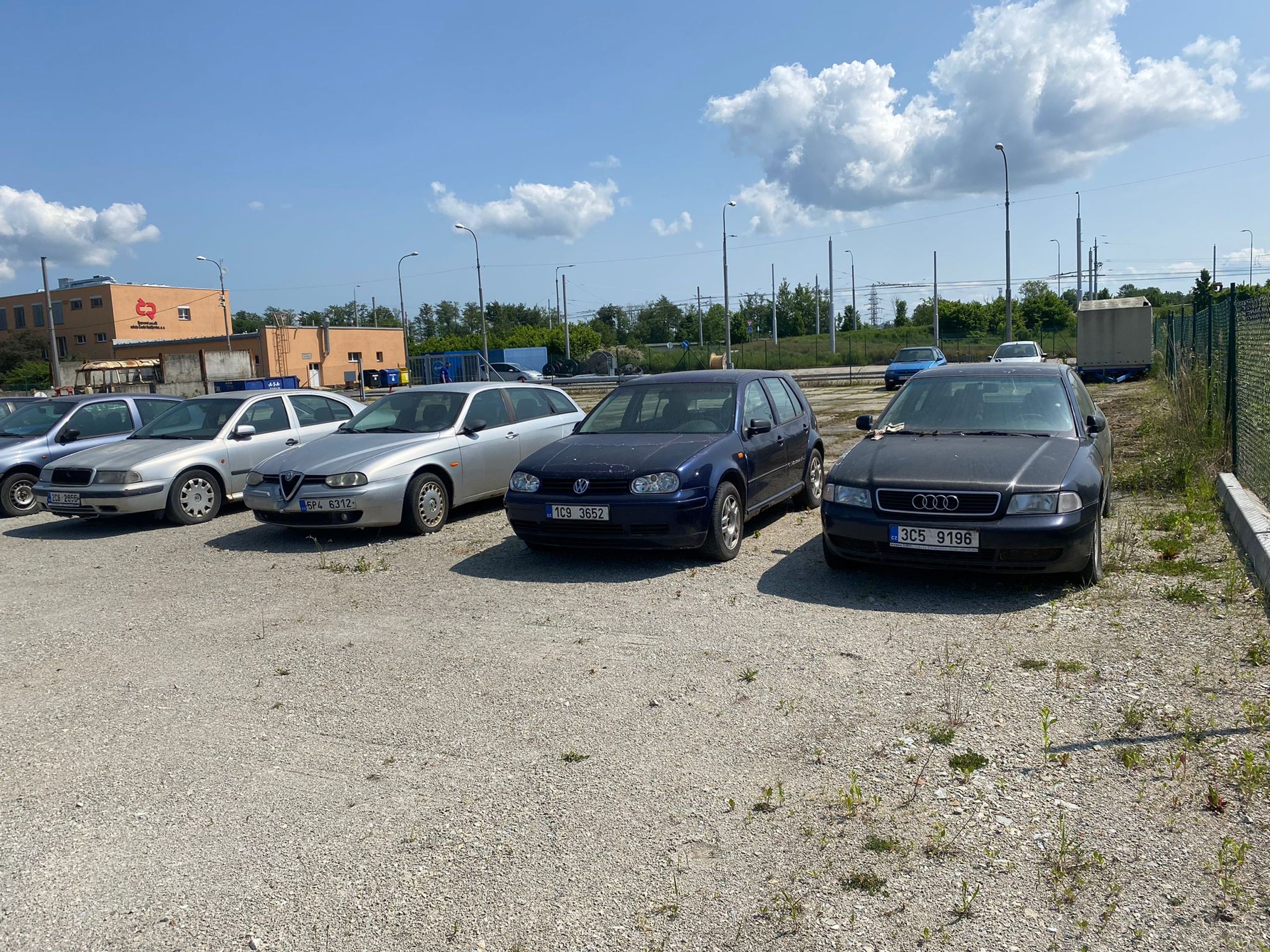 Aukce autovraků v Českých Budějovicích (4) - Aukce autovraků v Českých Budějovicích (4/5)