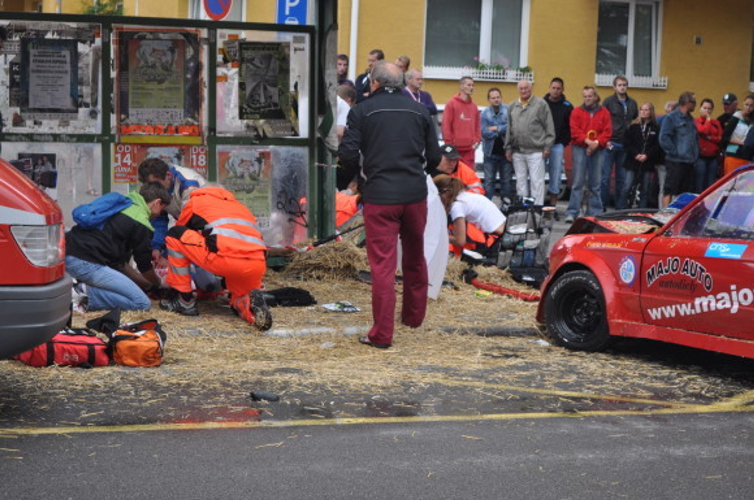Nehoda závodního vozu na Slovensku - 22 - Nehoda závodního vozu na Slovensku (21/24)