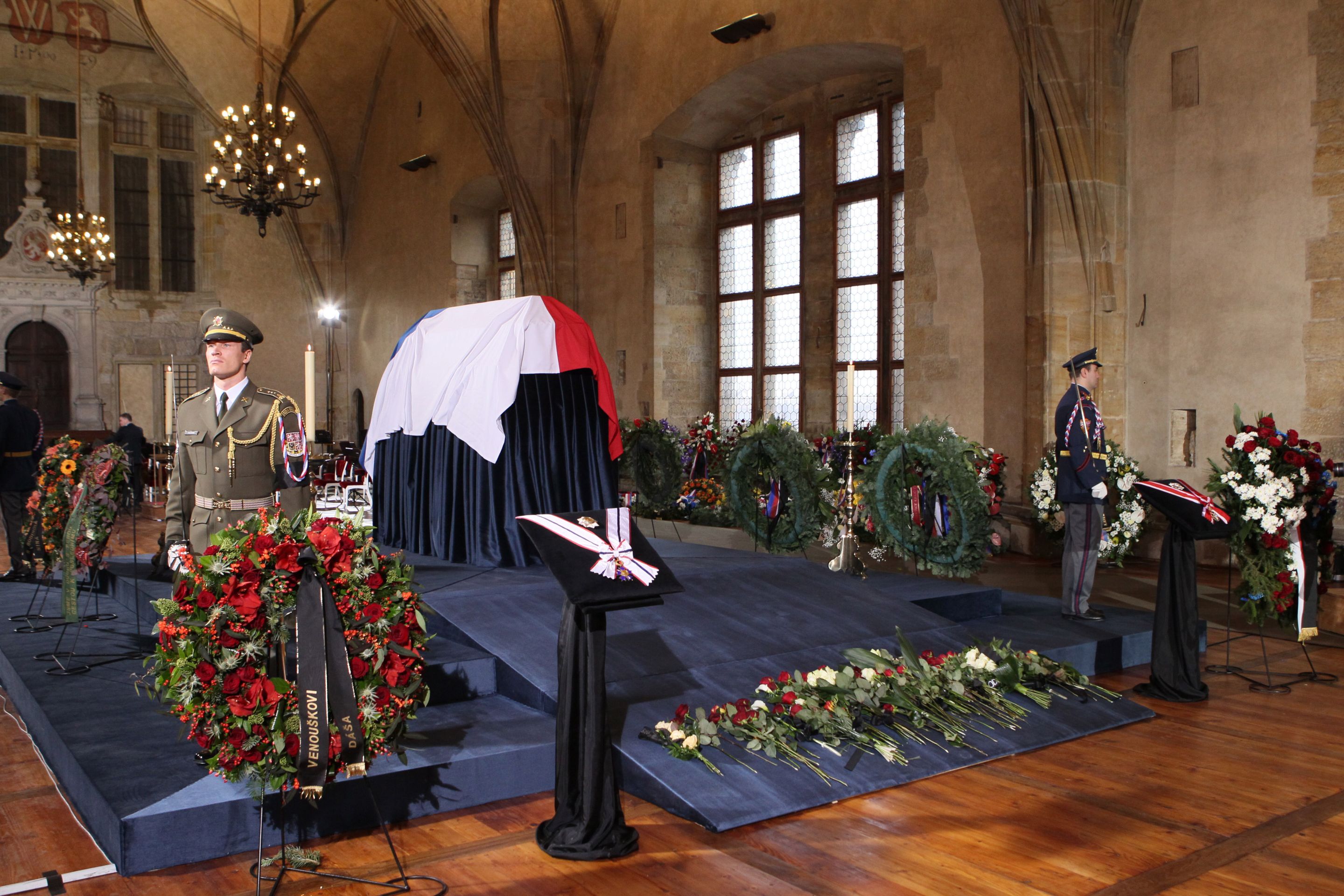 Smuteční průvod, Havel - 1 - Galerie: Havel na Hradě (9/16)