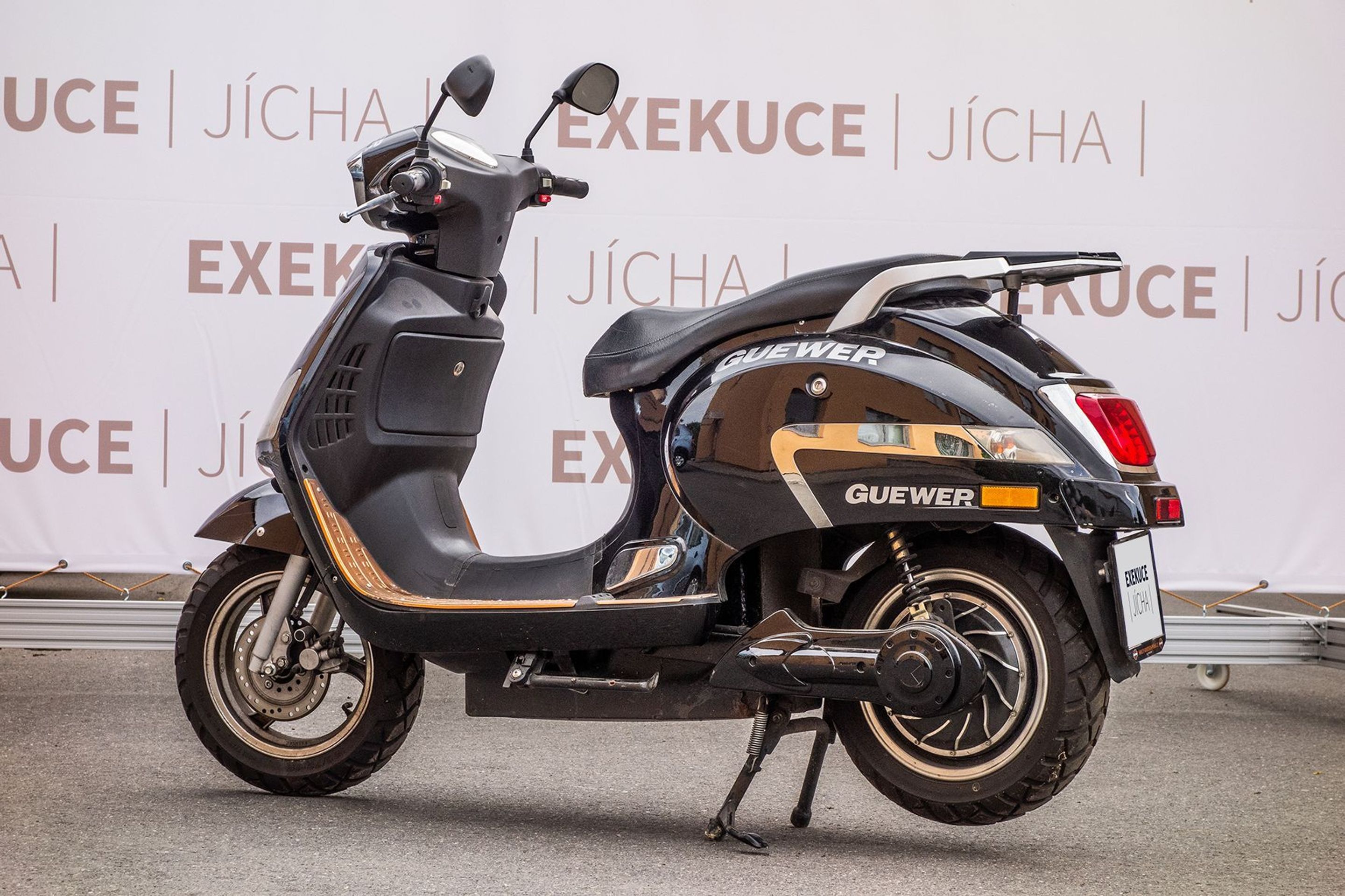 Auta dražená exekutory 18. 5. 2018 - 14 - GALERIE: Exekutorská dražba 18. května (29/42)