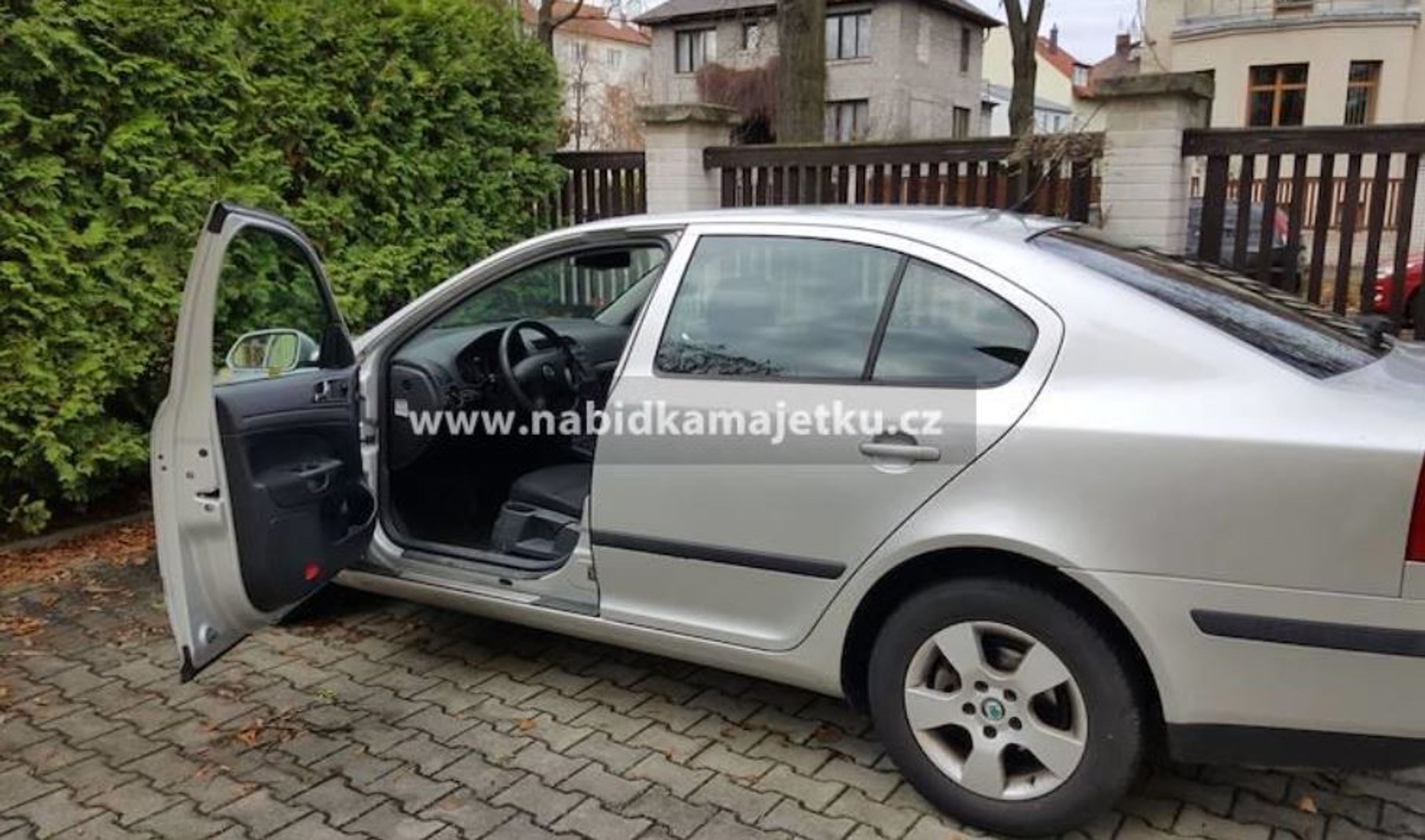 Dražba automobilů - Škoda Octavia, rok výroby 2006 - GALERIE: Dražba automobilů (4/10)
