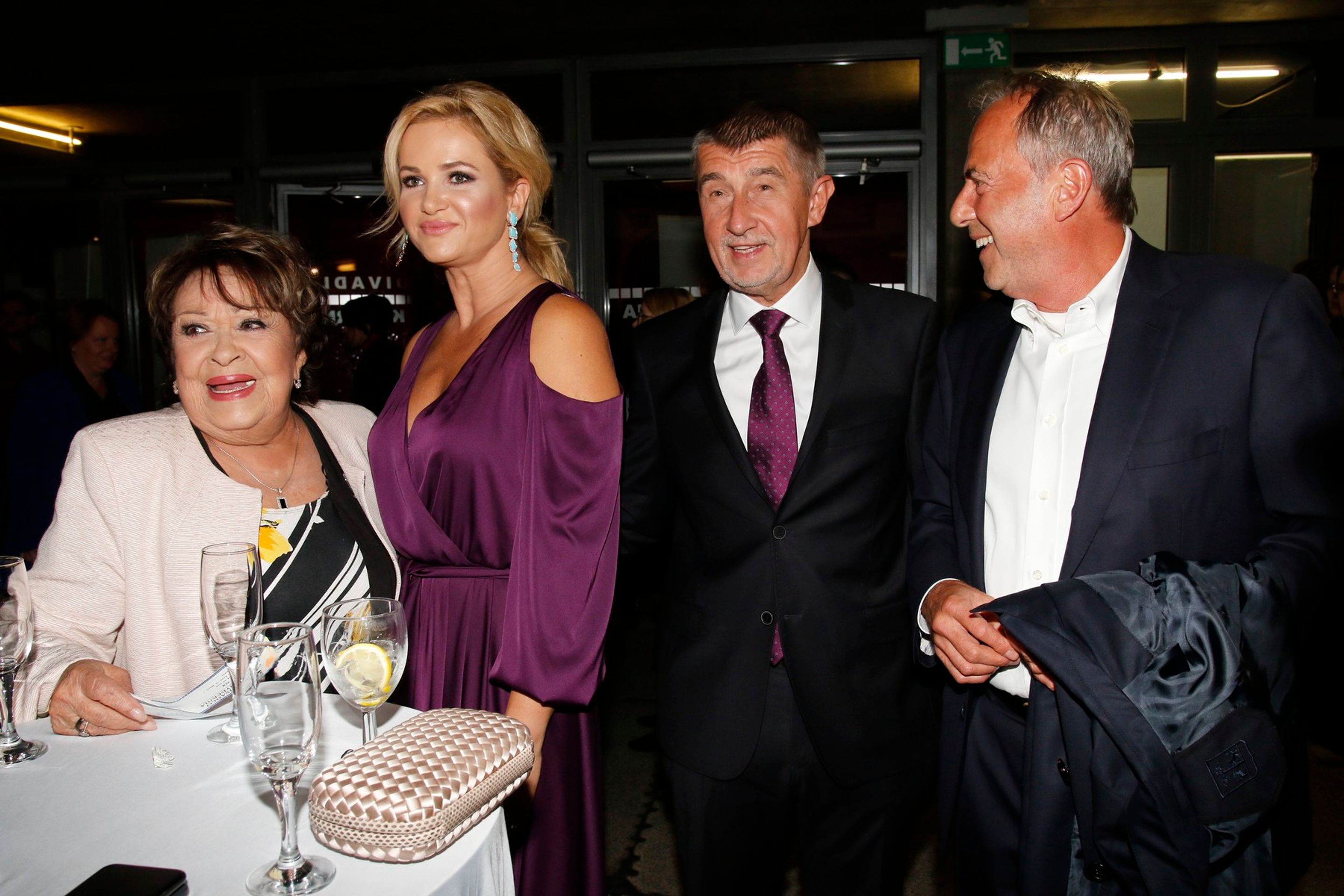 Jiřina Bohdalová, Monika Babišová a Andrej Babiš, 5. 10. 2018 Divadlo Hybernia - Andrej Babiš a Monika Babišová (13/21)
