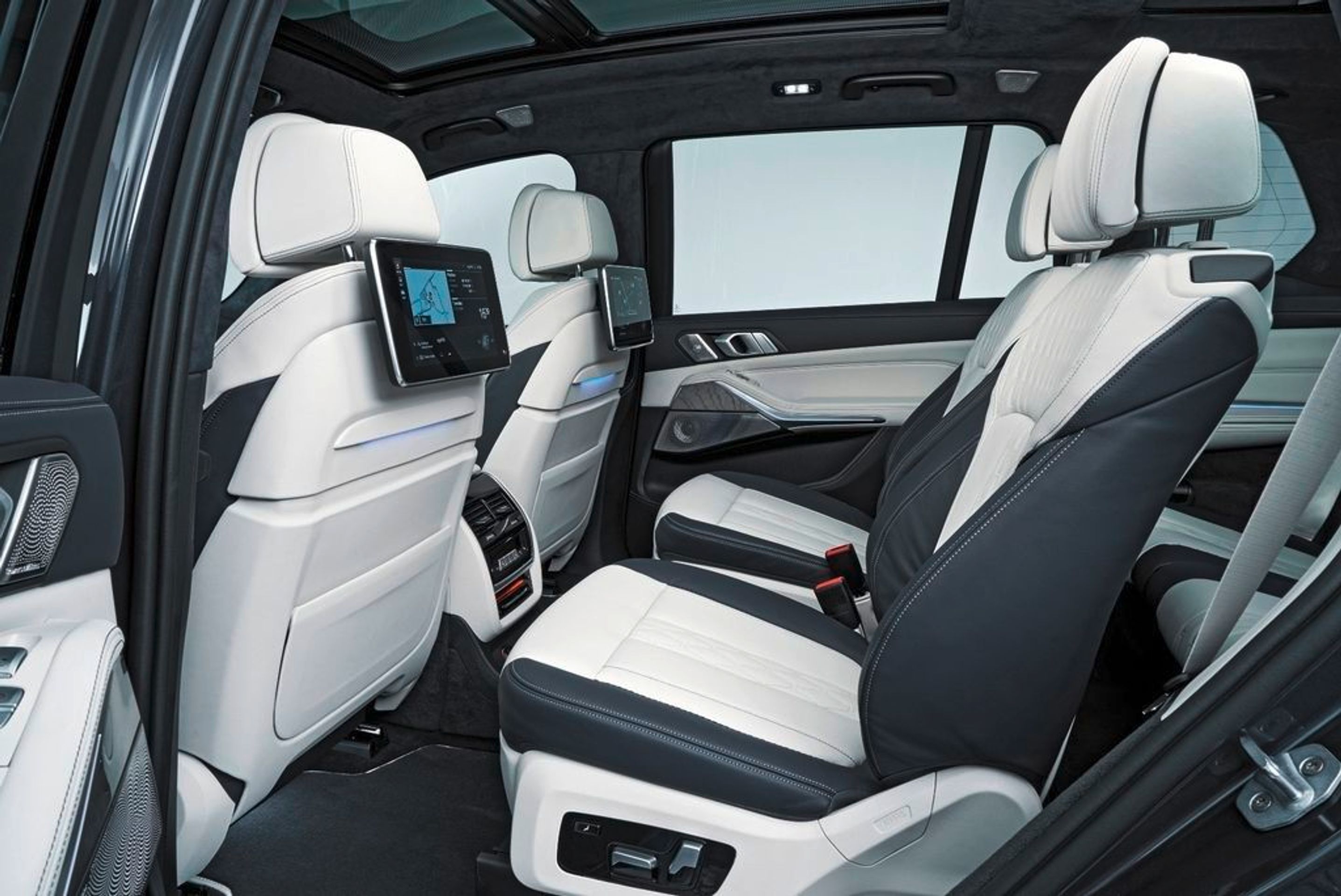 BMW X7 - 17 - Fotogalerie: Kolosální BMW X7 (3/24)