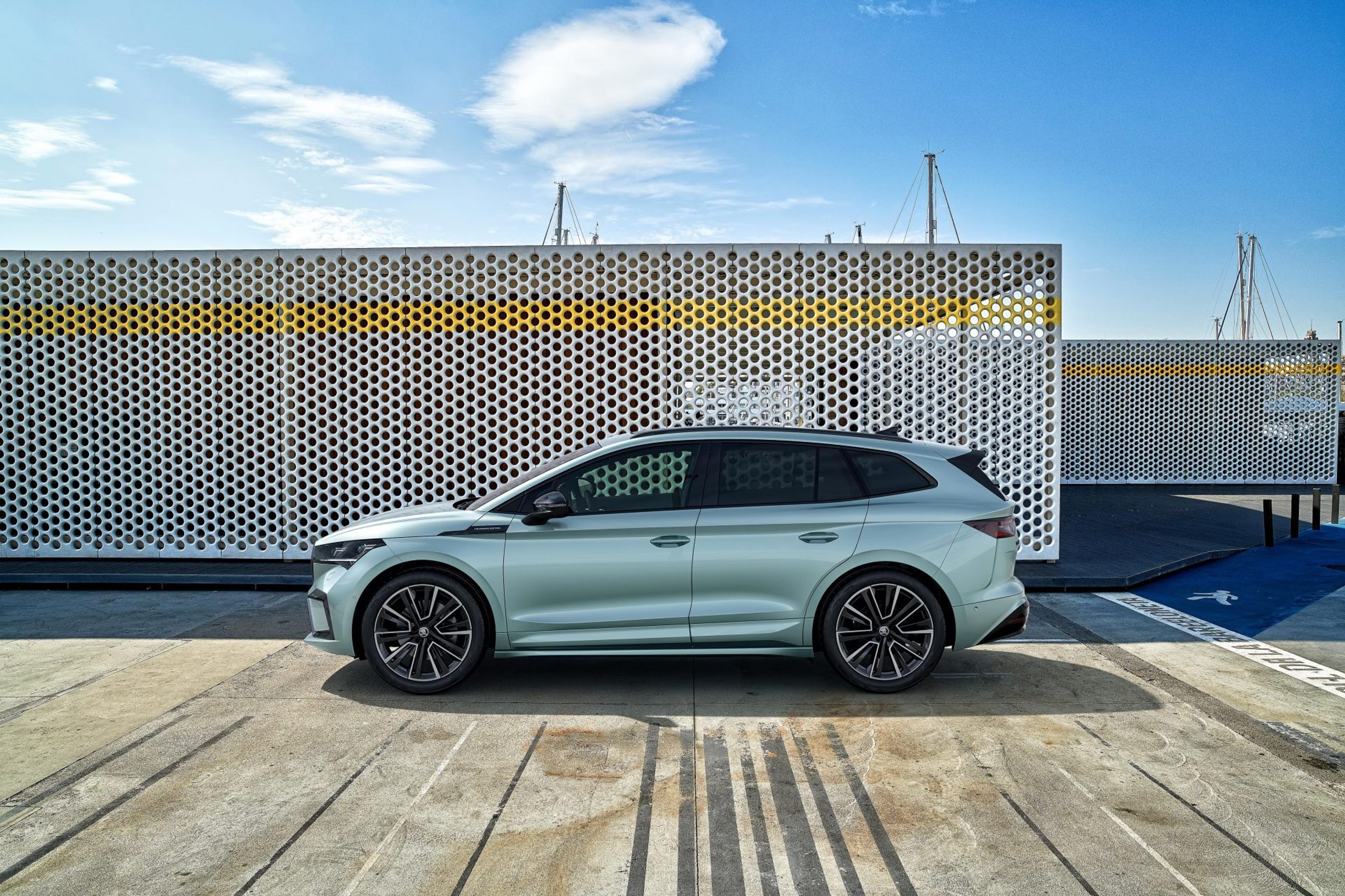 Škoda Enyaq iV - 27 - Fotogalerie: Nové elektrické SUV Škoda Enyaq iV (23/24)