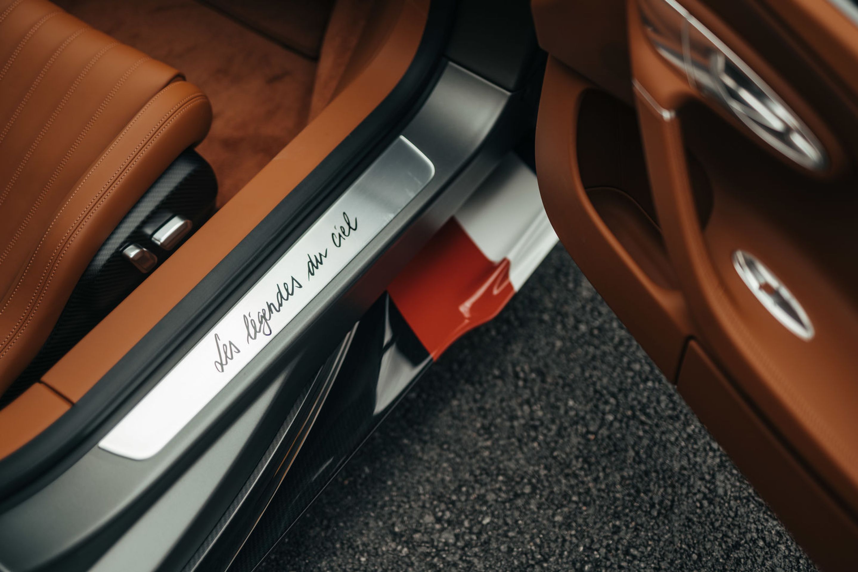 Bugatti Chiron Sport vs. armádní stíhačka - 21 - Fotogalerie: Bugatti Chiron Sport vyzval vojenskou stíhačku (12/13)