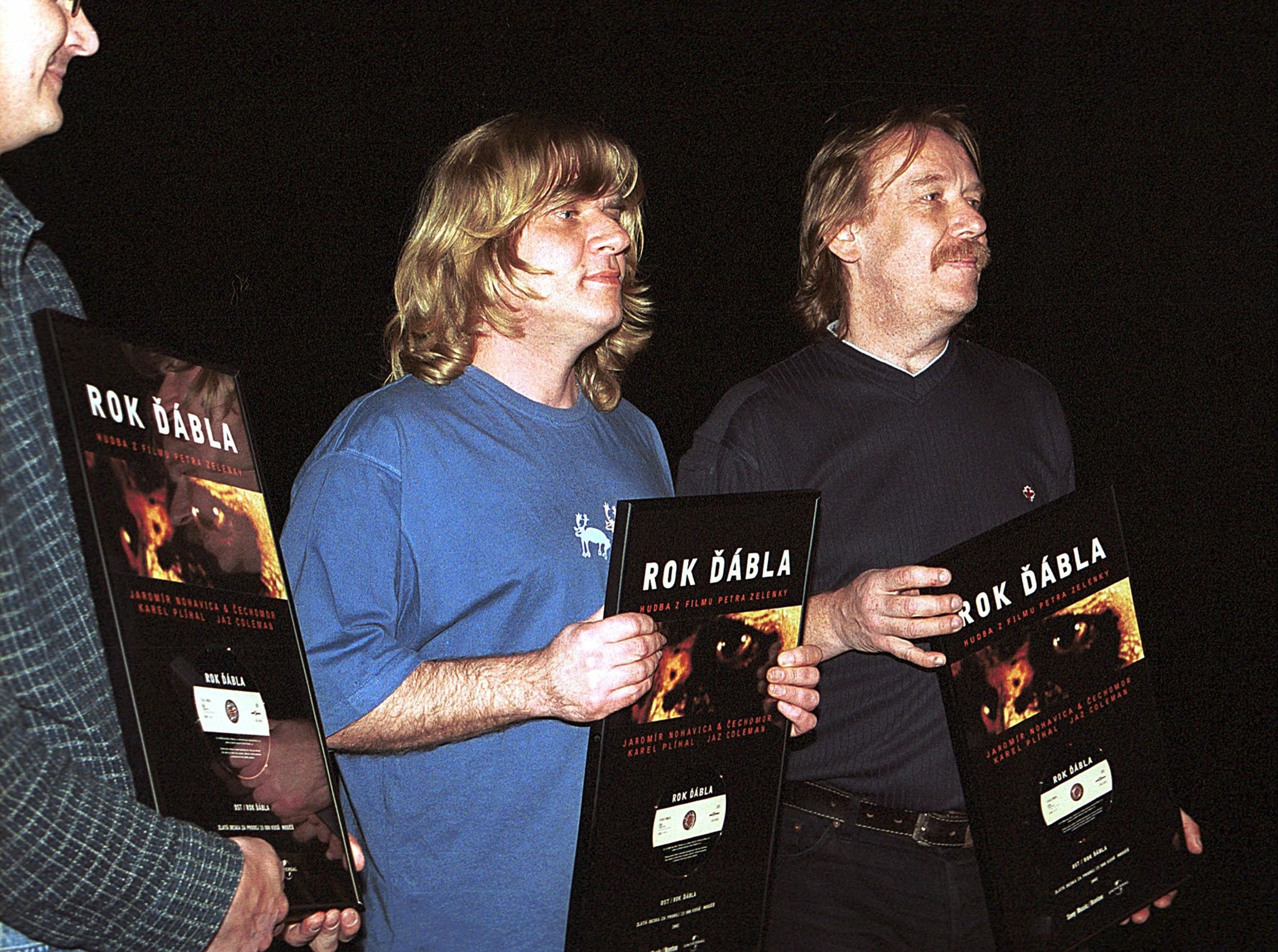 Karel Plíhal a Jarek Nohavica, 9. 4. 2002 Zlatá deska za hudbu k filmu Rok ďábla - Karel Plíhal (1/3)