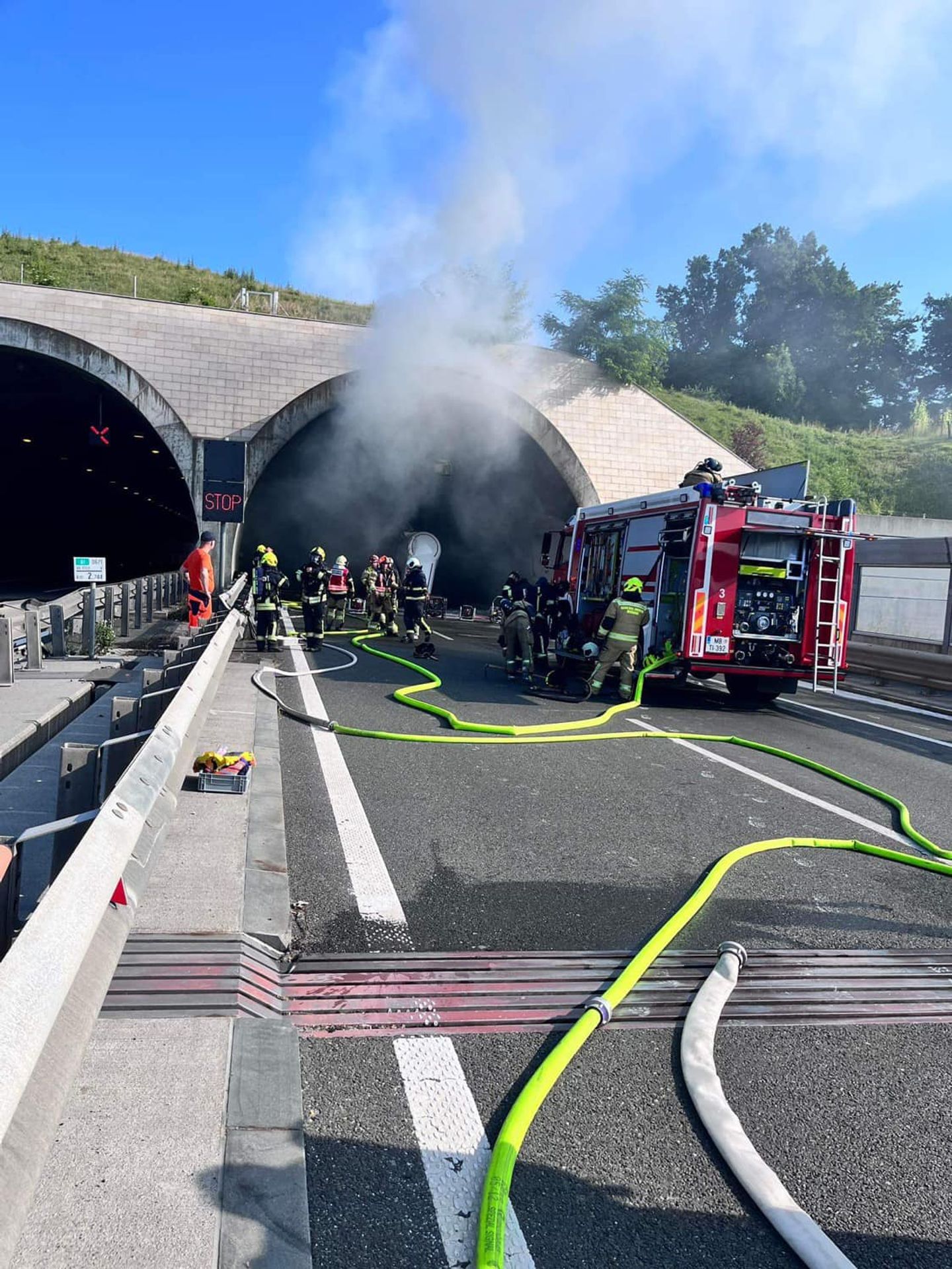 Požár na dálnici u Mariboru (1) - Požár na dálnici u Mariboru (17/17)
