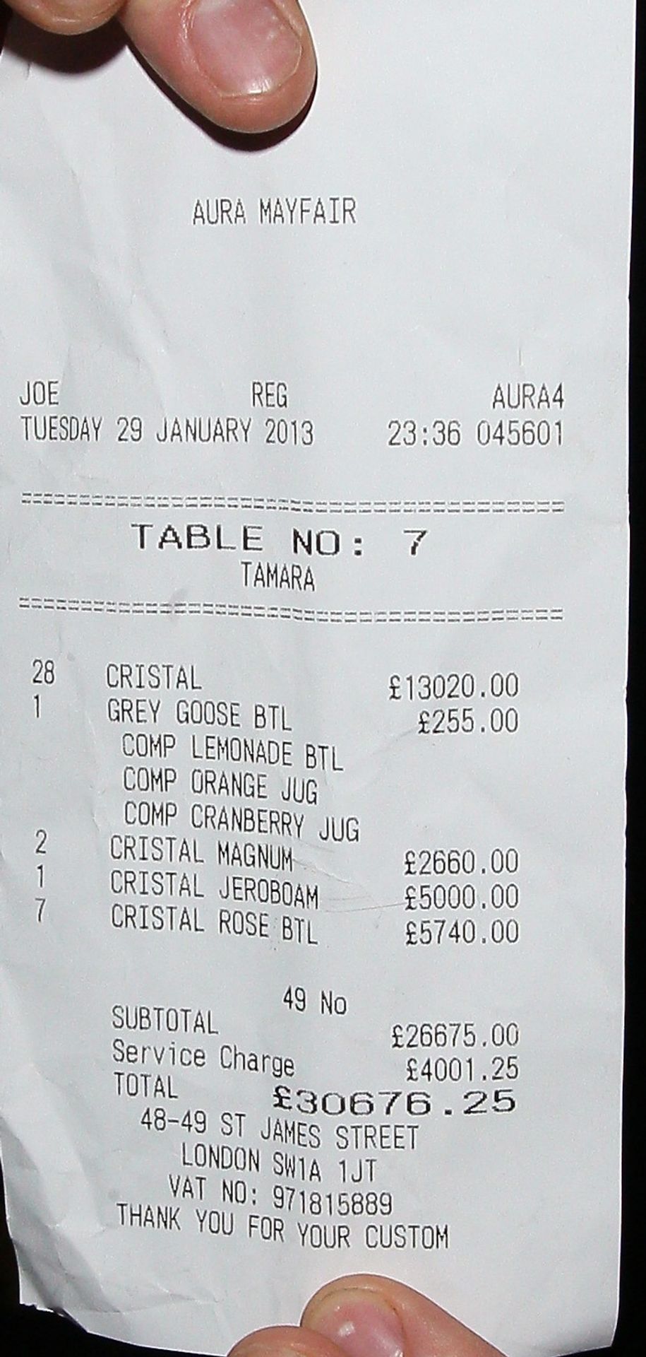 Tamara Ecclestone a její pařba v Londýně - 7 - GALERIE: Ta umí kalit! Sexy dcera šéfa F1 propila za pár hodin 900 tisíc (3/12)