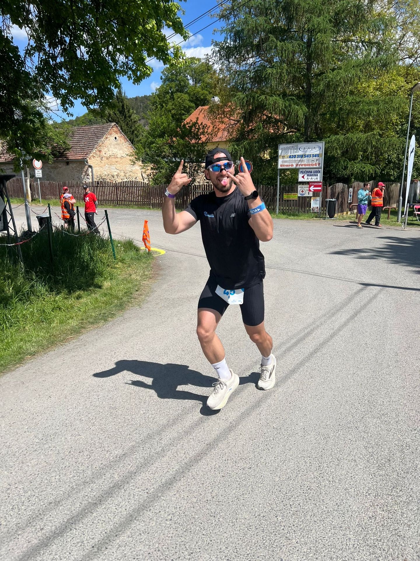 Moderátor televize Markíza Marek Polomský si závod užíval - Tým Markíza a Nova Runners se zúčastnil oblíbeného závodu The Run (7/12)