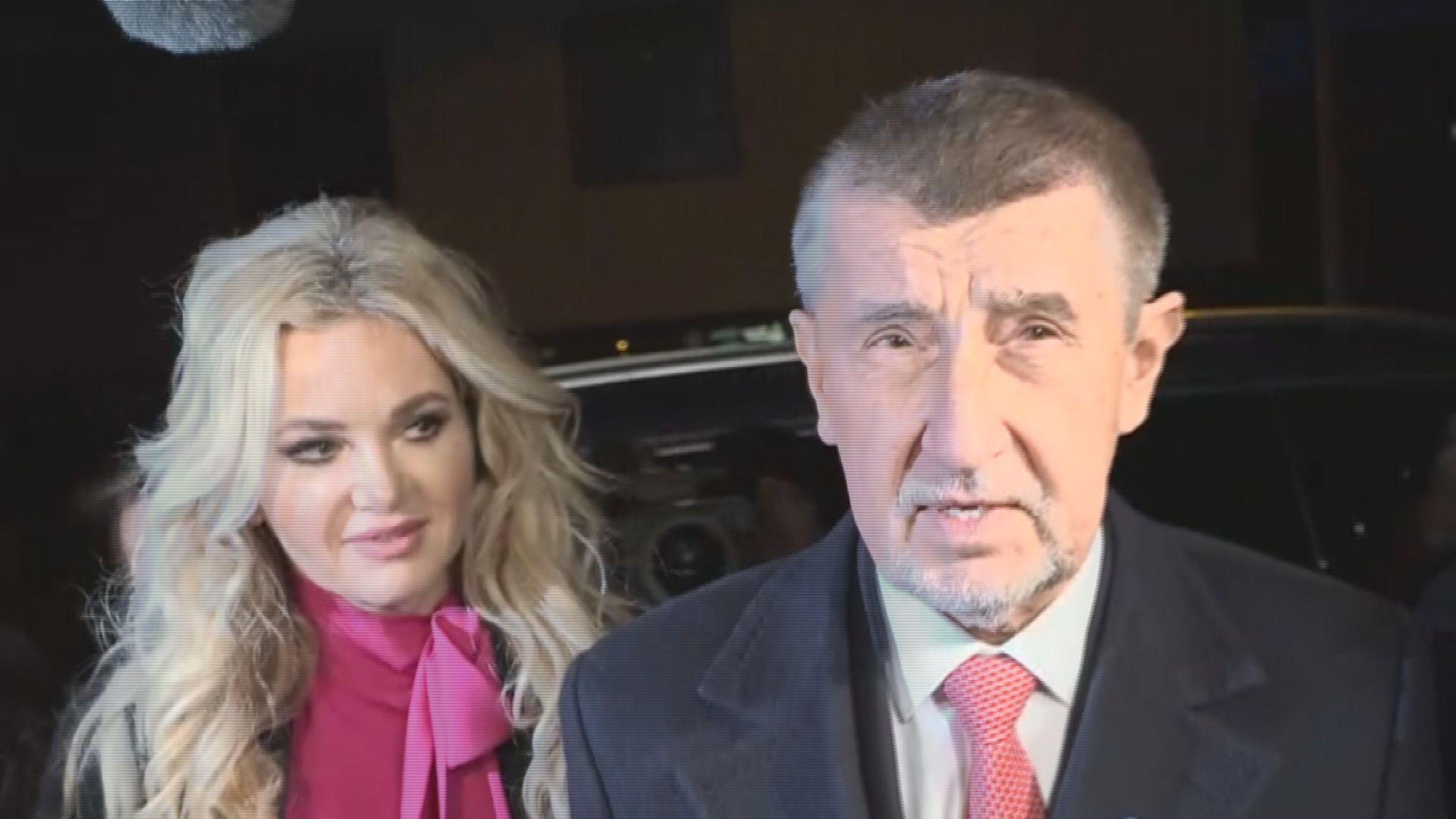 Andrej Babiš s manželkou - Tisková konference Andreje Babiše (6/6)